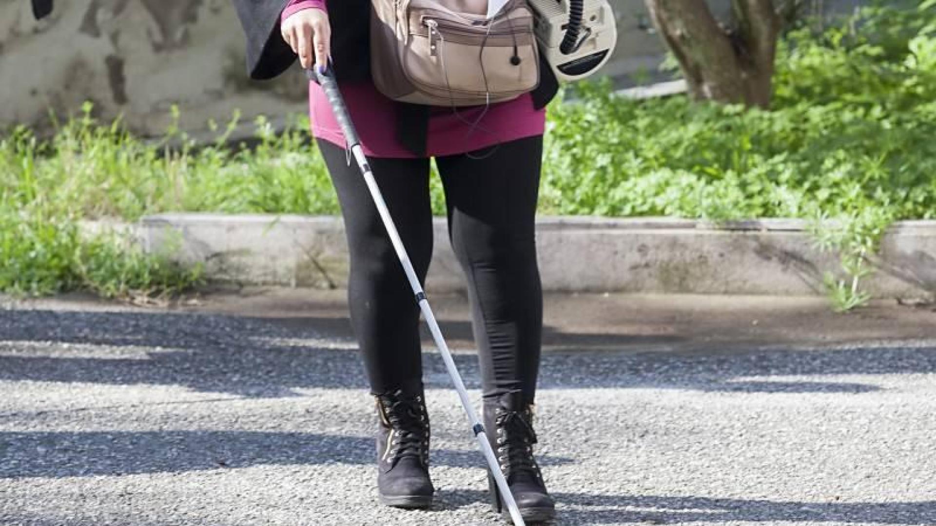 Una mujer se hace pasar por ciega 28 años para no saludar a los vecinos