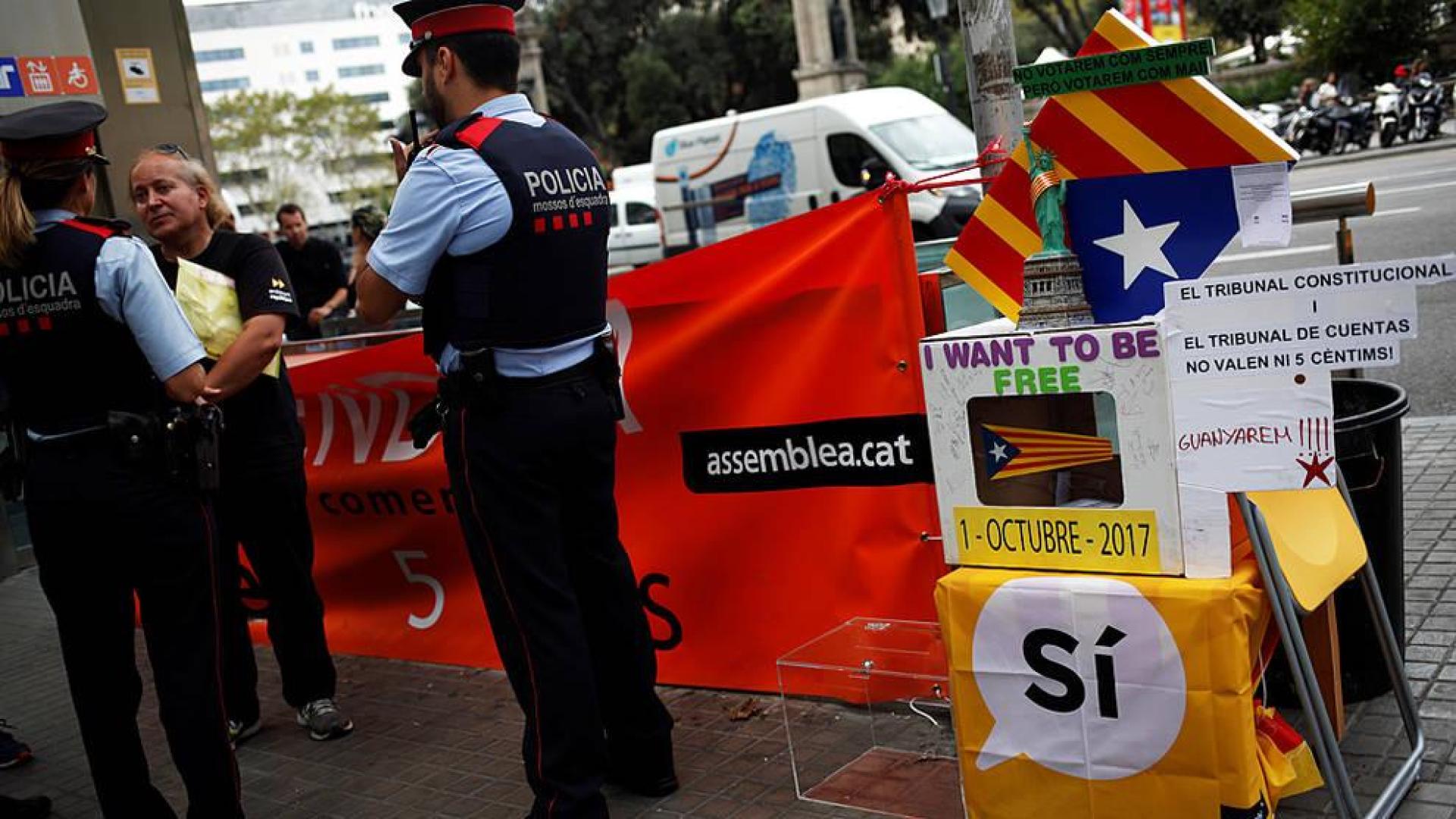 La Fiscalía ordena a los Mossos precintar los colegios designados pare el 1-O