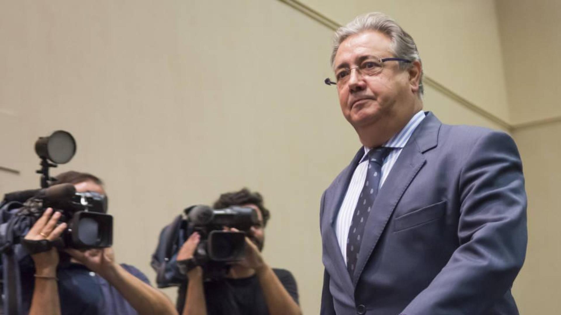 Reunión de urgencia en Interior ante el acoso a los agentes en Cataluña