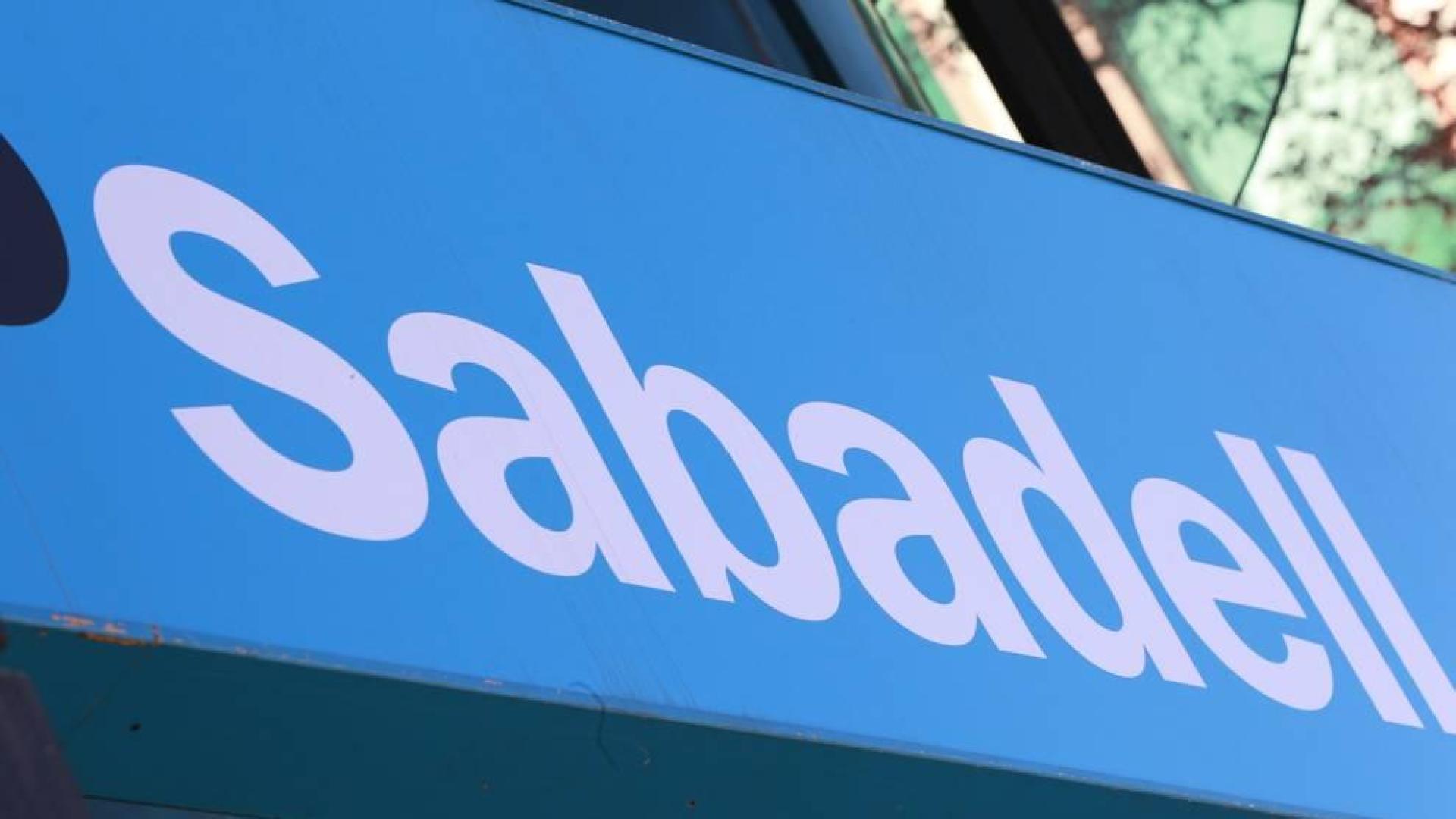 El Banco Sabadell decidirá esta tarde si traslada su sede a Madrid o Alicante
