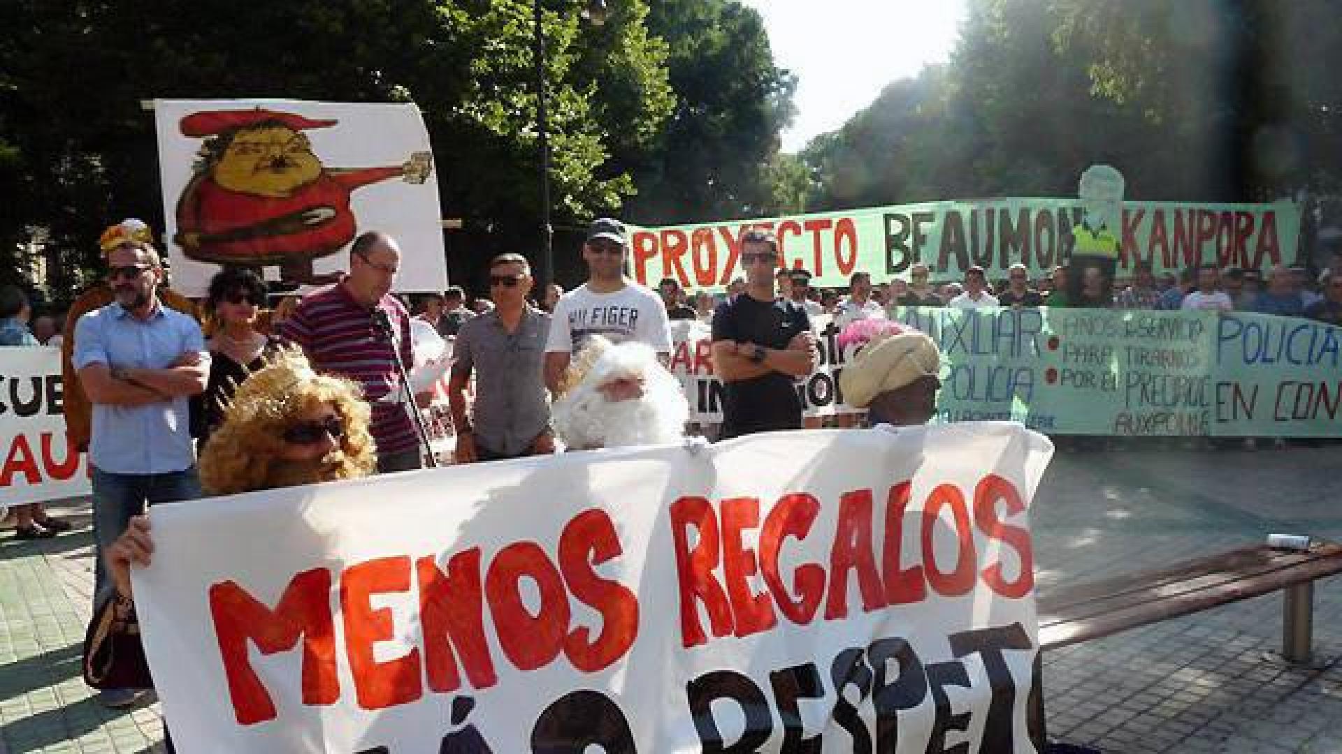 Policías forales y locales piden al Parlamento que rechace la ley de Policías