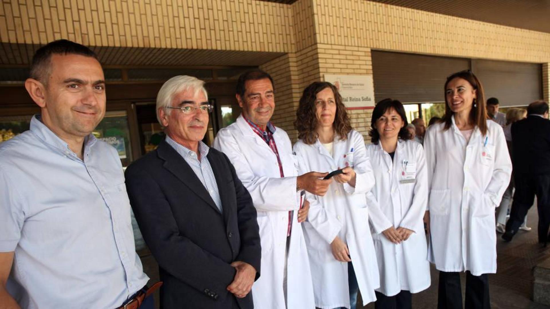 De izda. a dcha.: Jorge Pascual (jefe del Servicio de Prevención de Riesgos Laborales), Óscar Moracho, José Ramón Mora, Ana Castillo Huguet (voluntaria en el programa), Cristina Vispe (responsable del programa en Tudela) y Ana Beamonte (jefa del Servicio de Profesionales de Tudela).