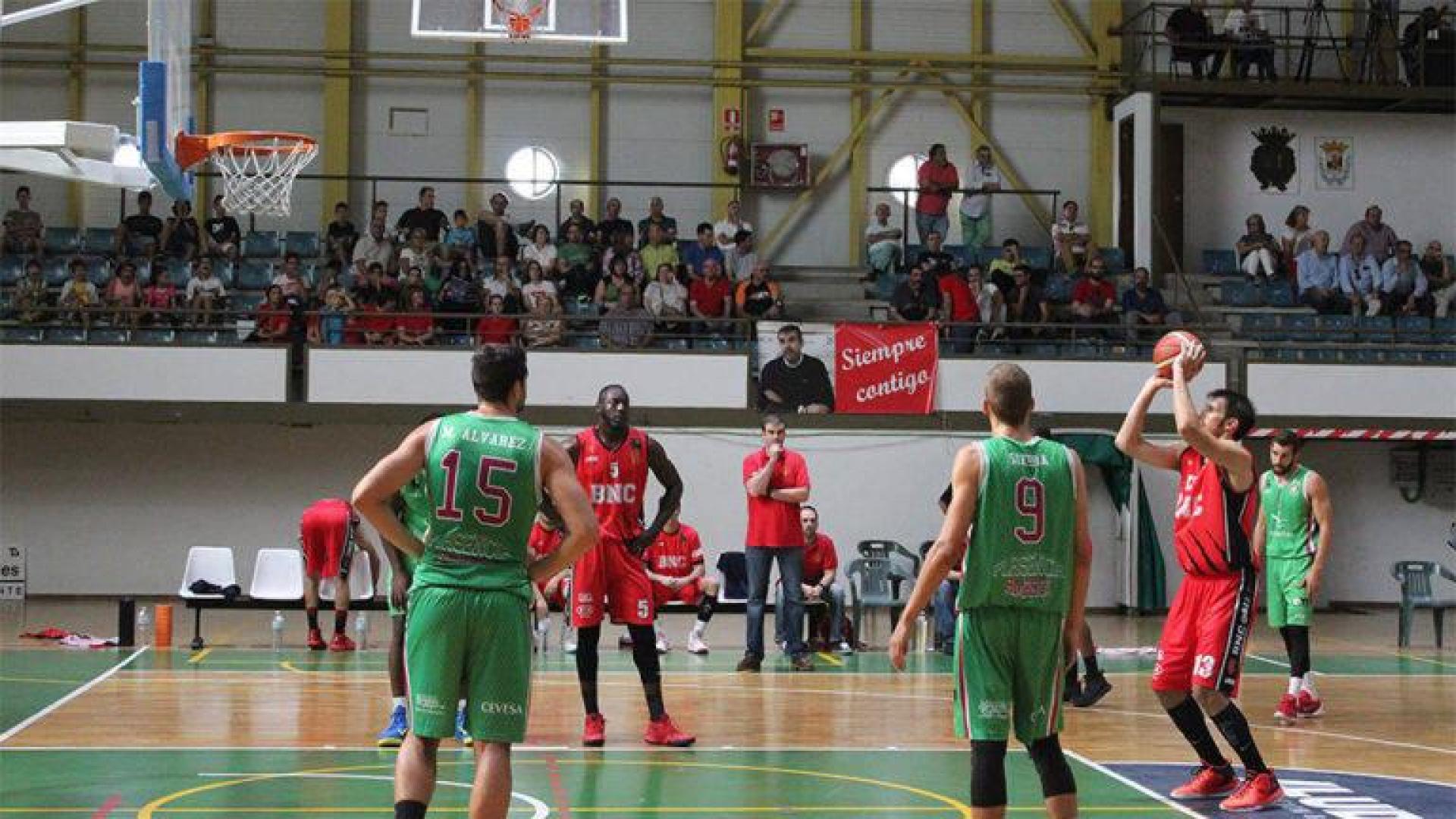 El nuevo Basket Navarra se estrena en la UPNA