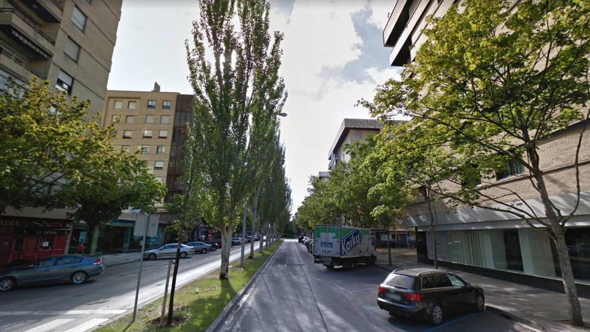 Un hombre de 52 años, apuñalado en un bar de la calle Iturrama de Pamplona