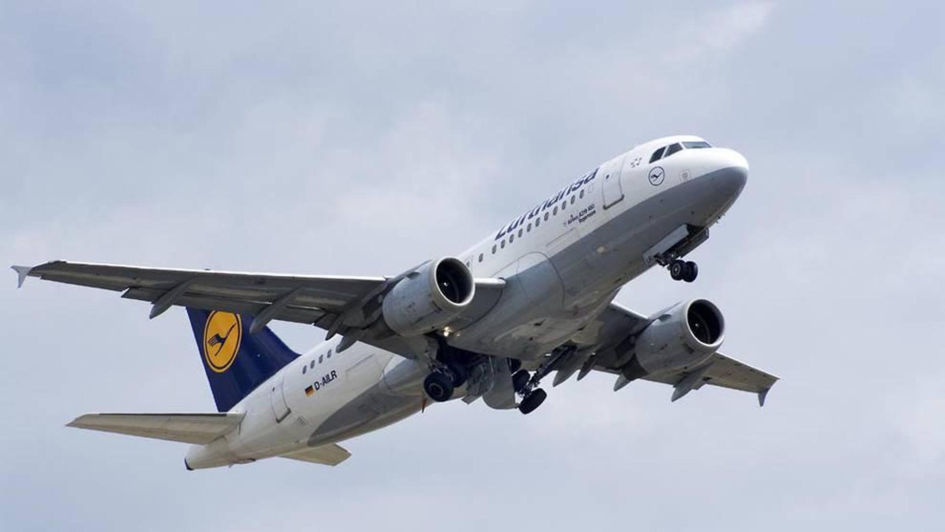 Un avión de Lufthansa.