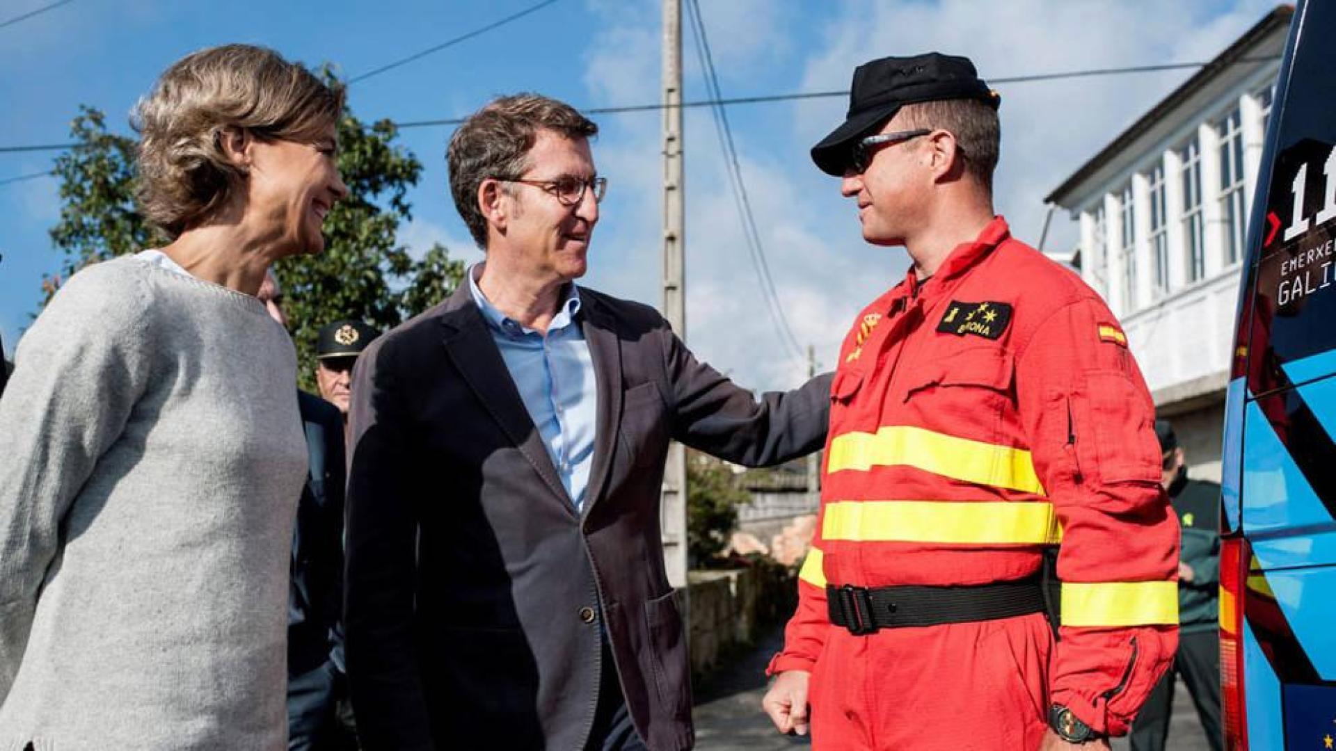 Feijóo admite "12 horas" sin "control" en los incendios de Galicia
