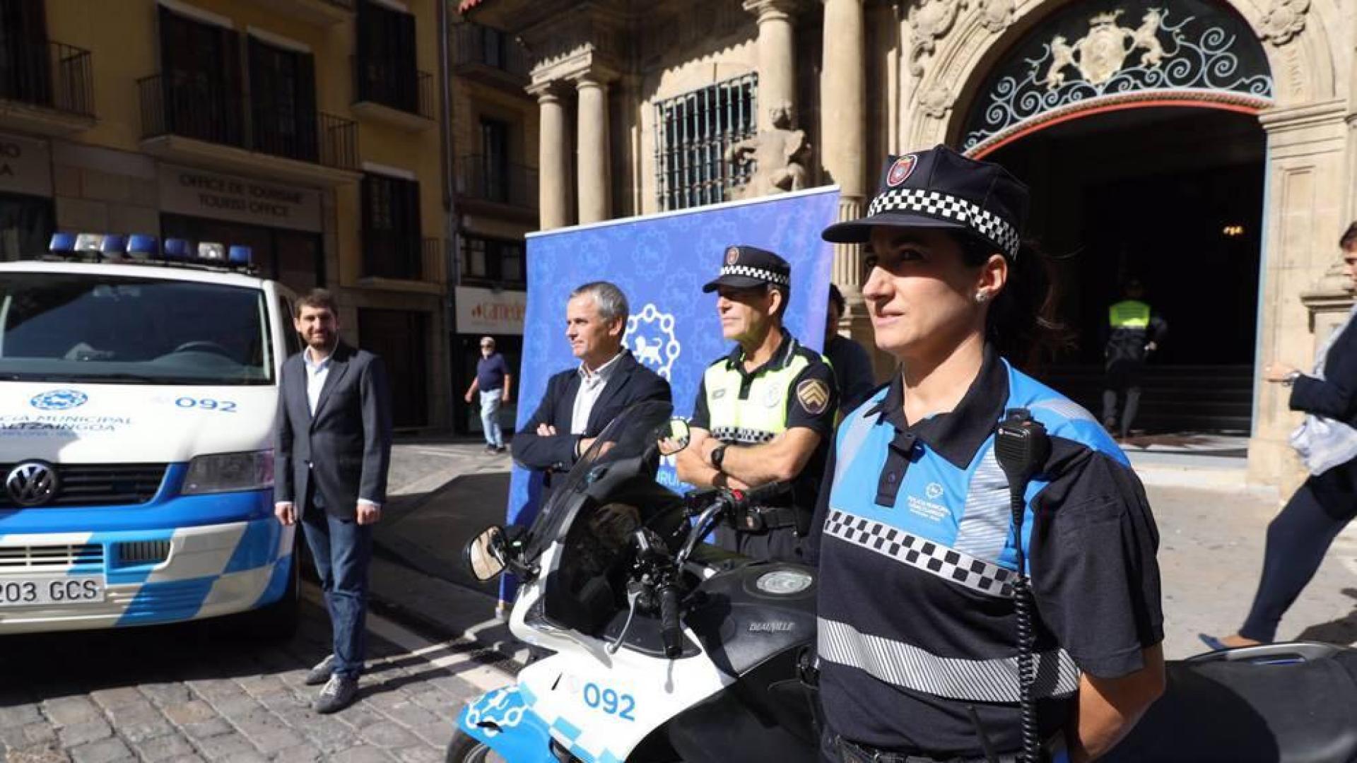 La Policía Municipal estrena imagen con un diseño que "incide en la cercanía"