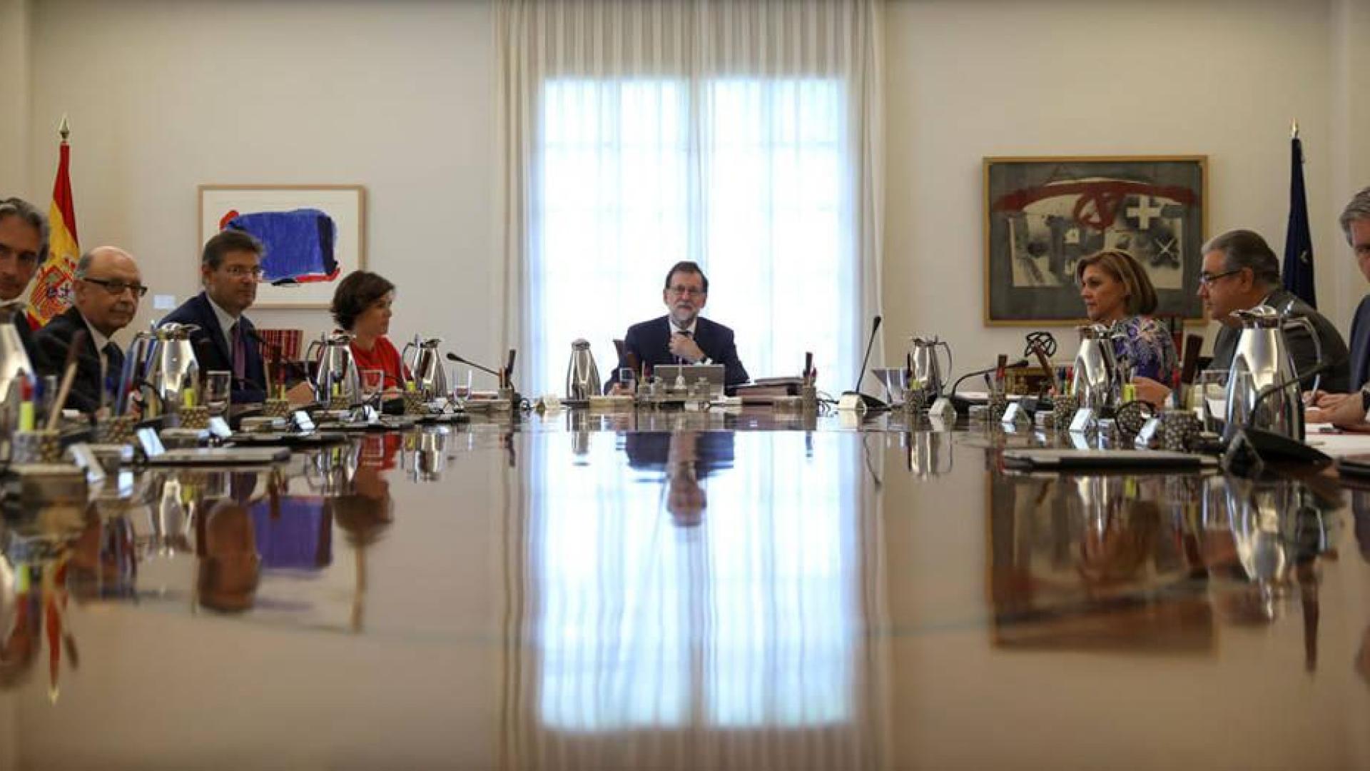 El Gobierno recurre al TC todas las resoluciones sobre el referéndum
