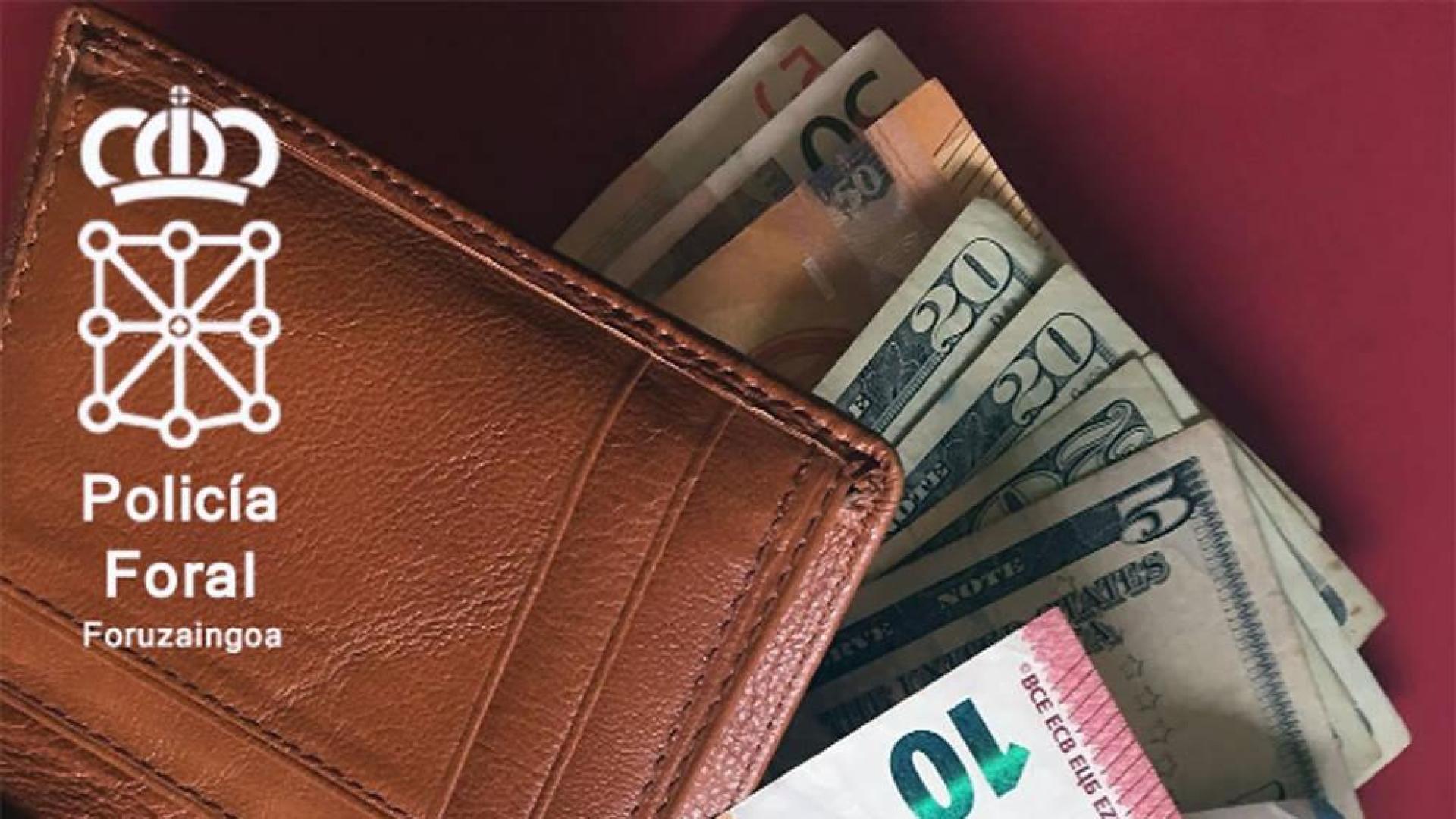 Sale de sellar el paro, se encuentra 5230 euros y los entrega a la Policía en Tudela