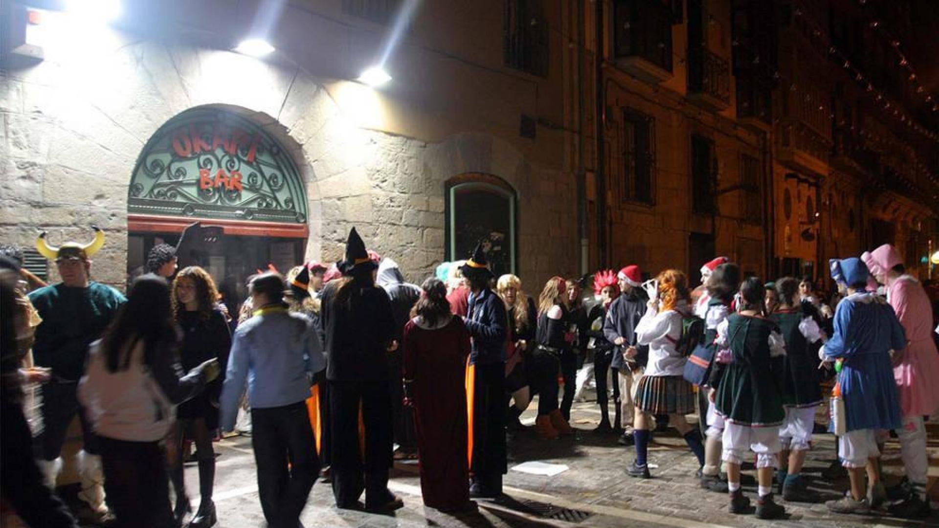 Piden cárcel por dejar tuerta a una amiga con un confeti en Nochevieja