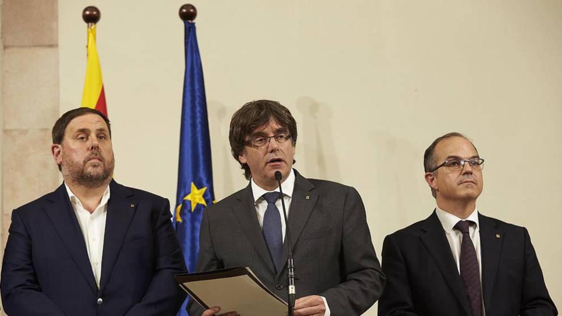 Puigdemont da a los alcaldes 48 horas para confirmar los colegios electorales
