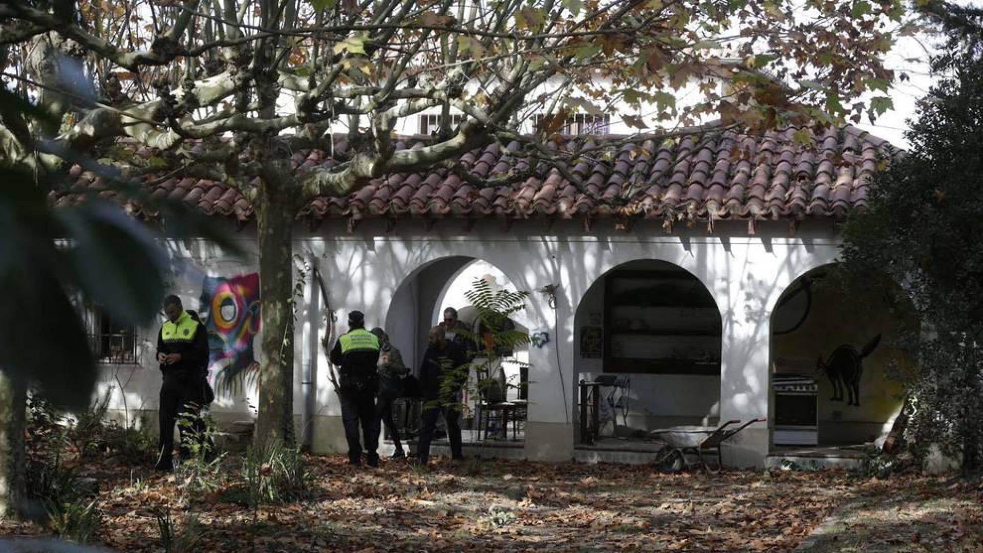 Técnicos de Patrimonio visitan a los okupas del parque de Aranzadi