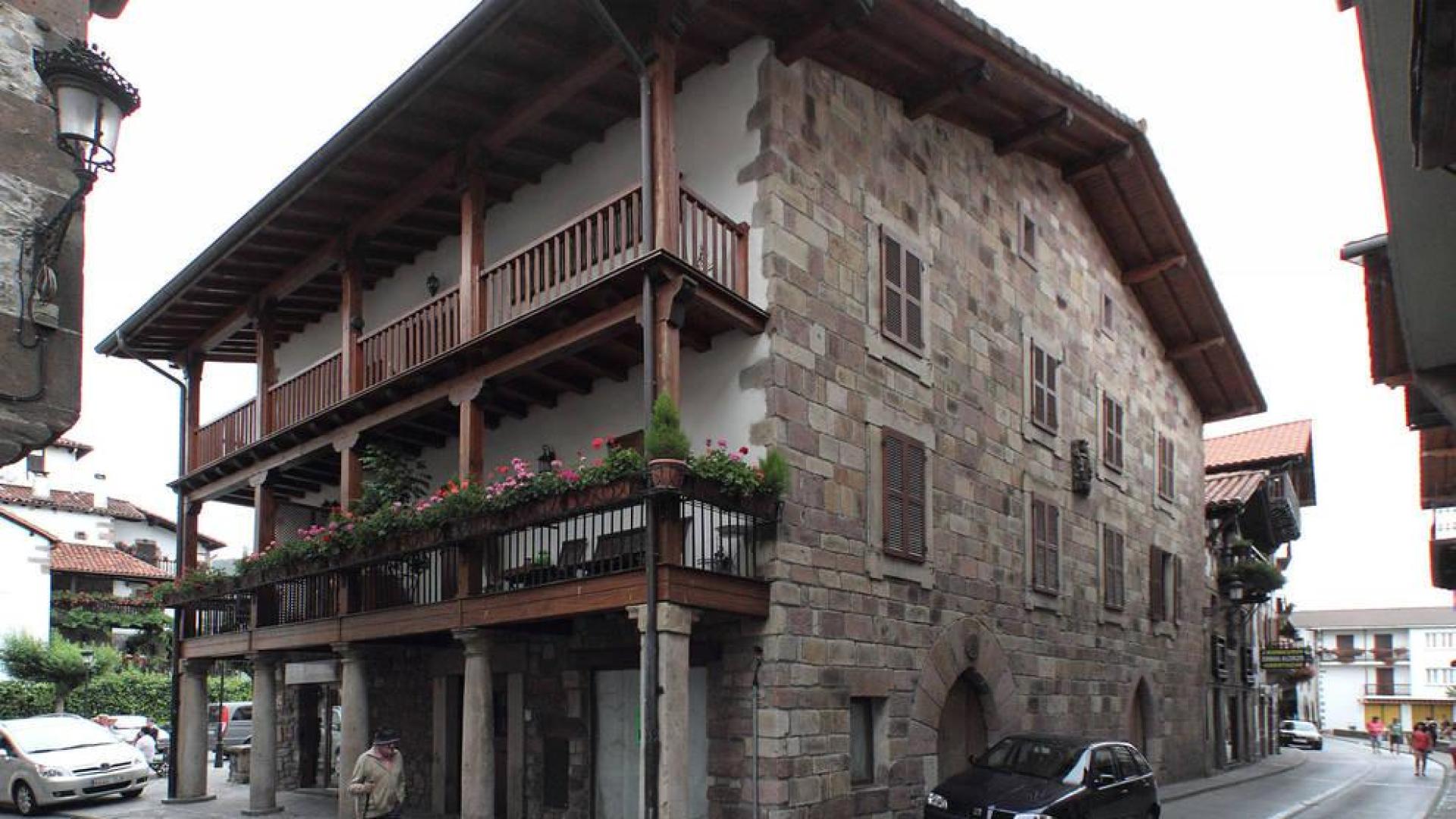 Quejas en Santesteban por el destino de zonas verdes para aparcamiento