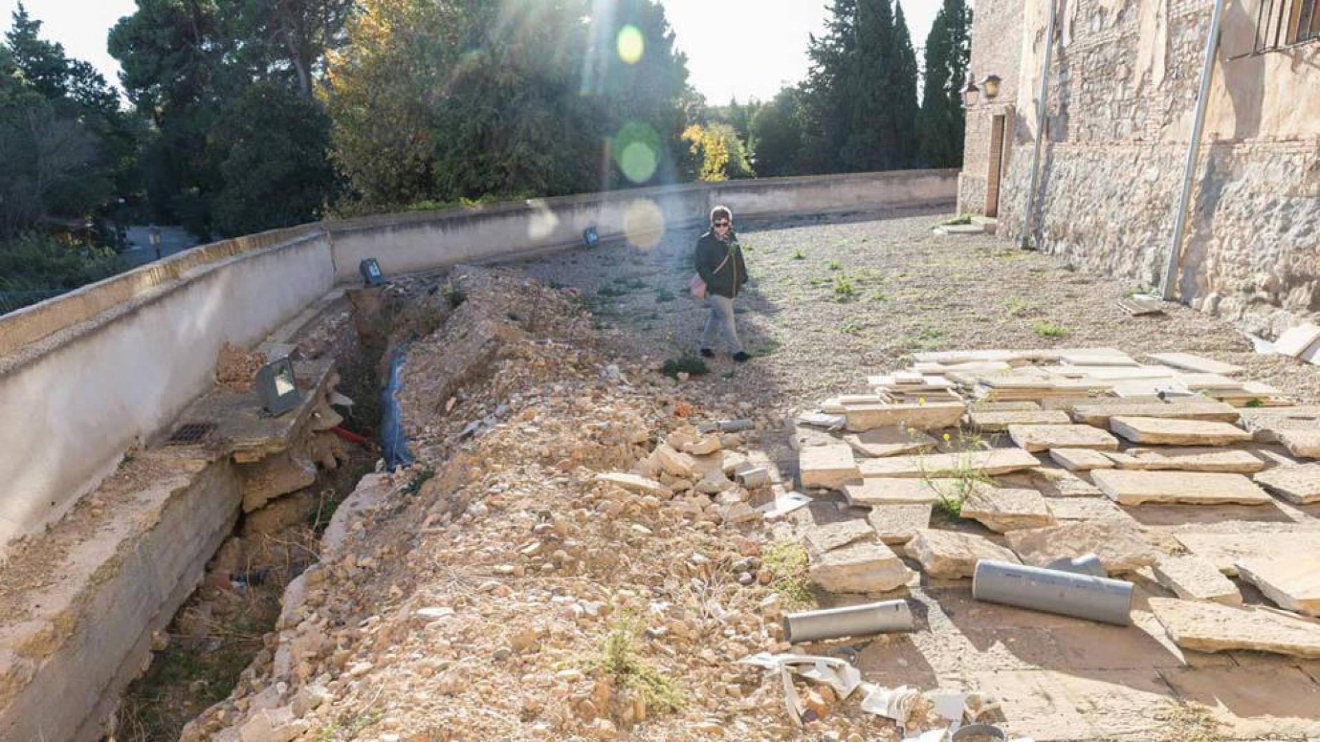 La restauración de la muralla del castillo de Cortes costará 304.602 €