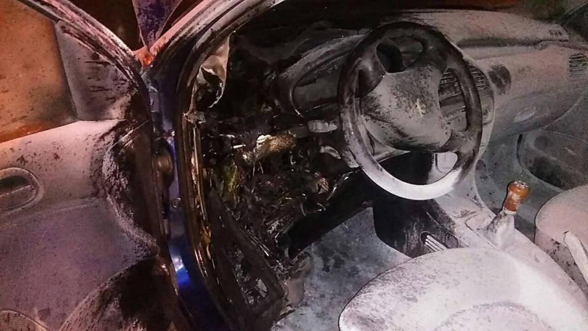 Un coche arde en el centro de Pamplona sin causar heridos