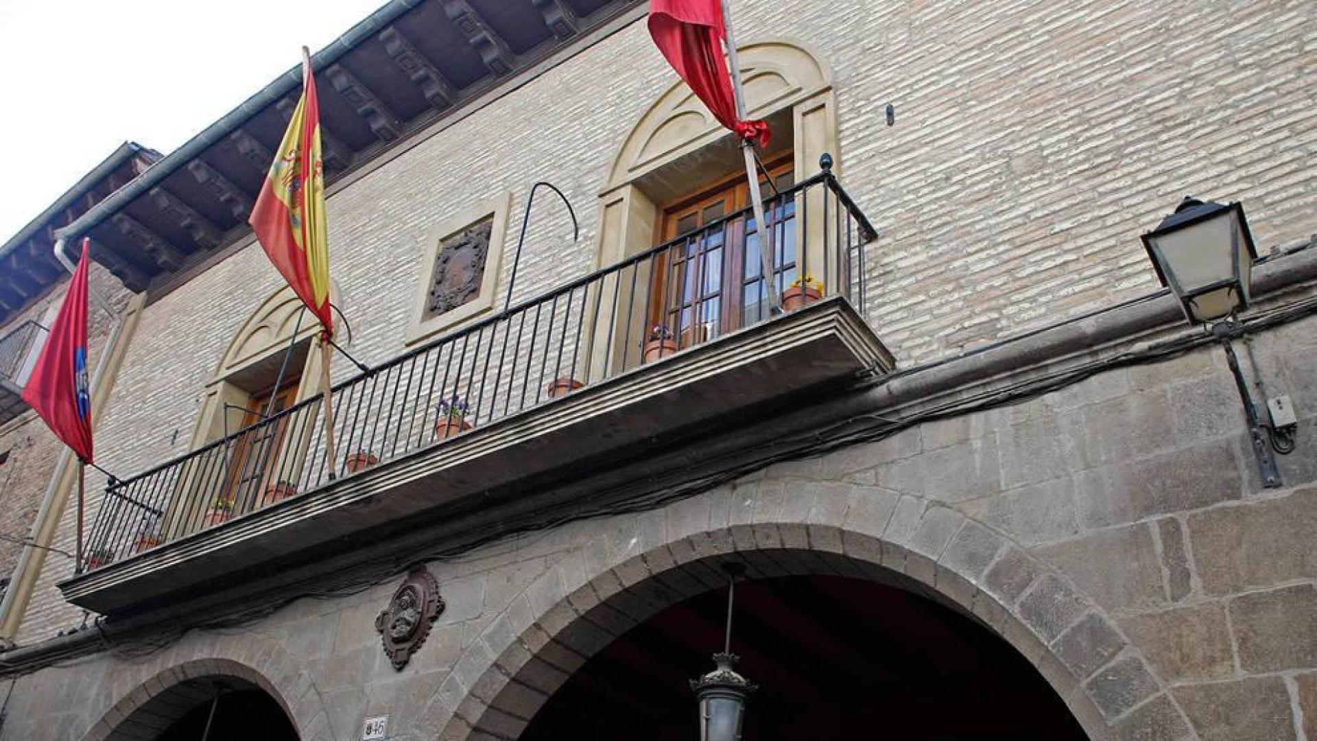 Lumbier prevé renovar los más de 500 puntos de luz de su alumbrado