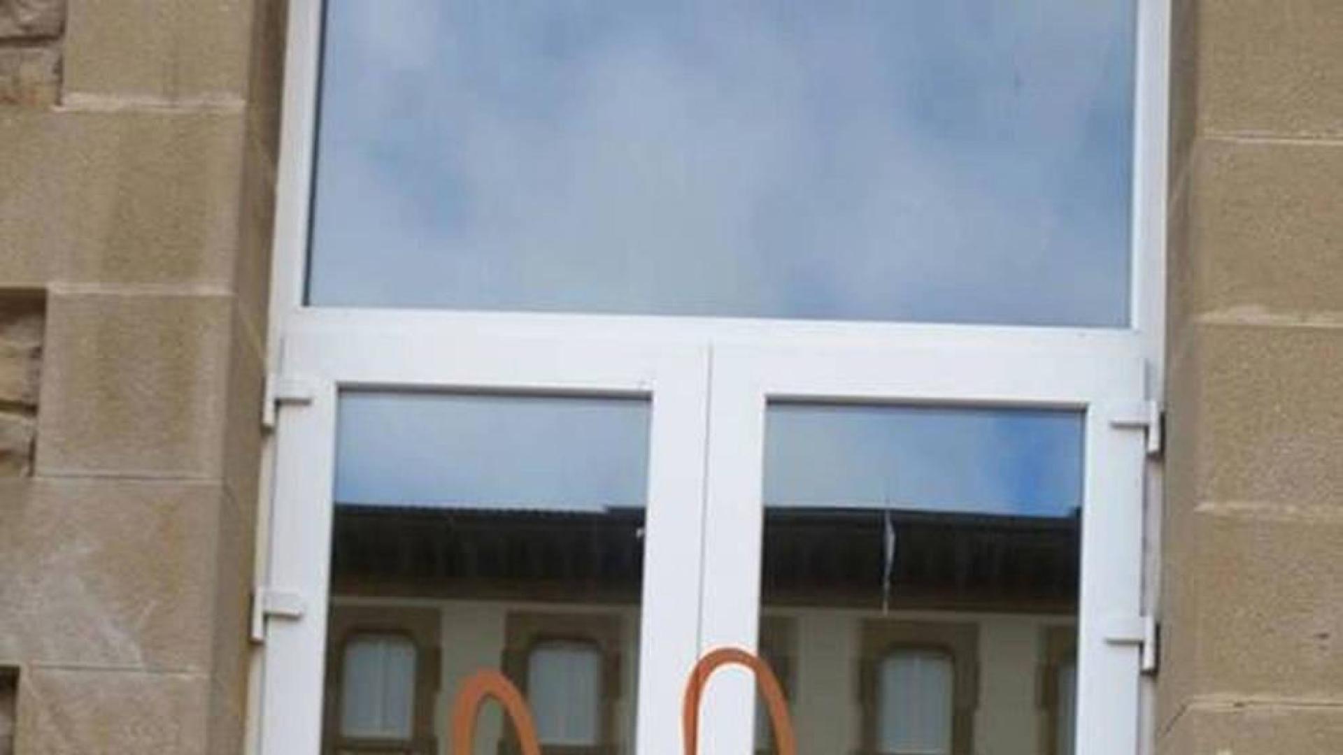 Identificados los autores de las pintadas en el instituto de Sangüesa