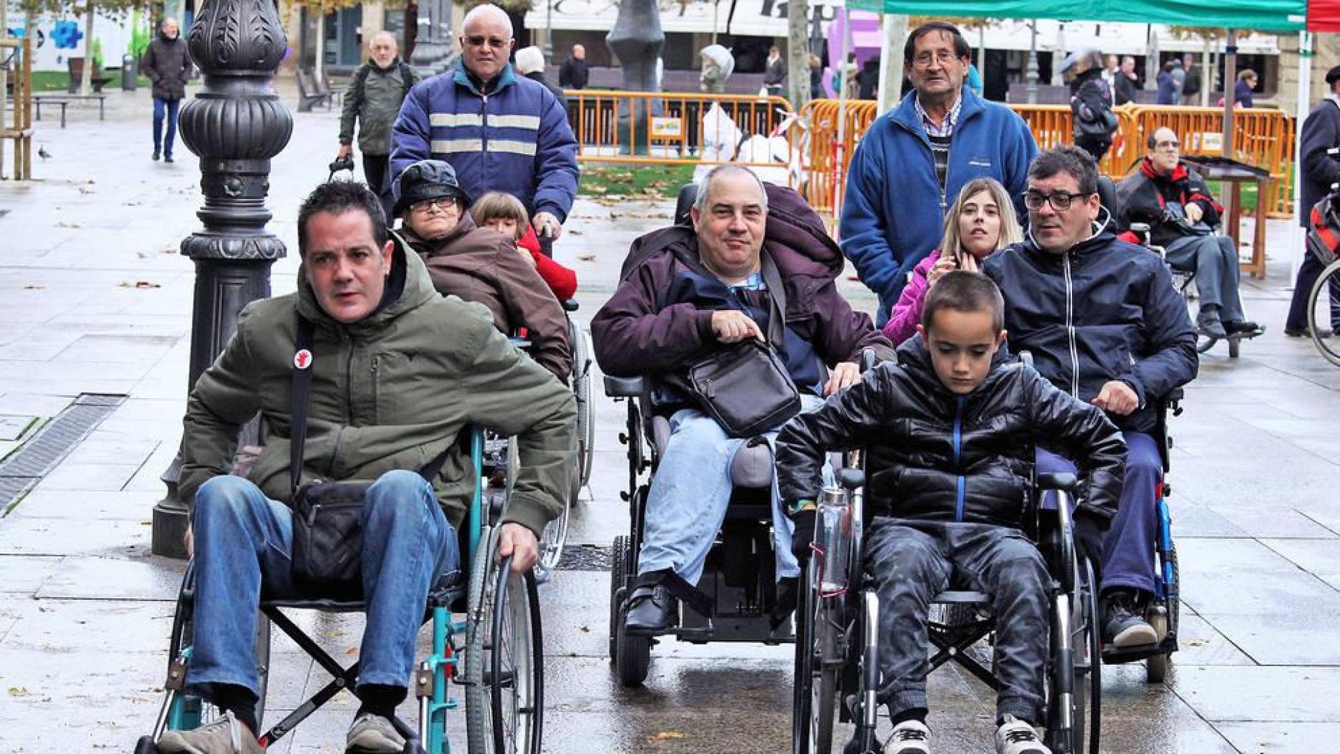 Mi silla y yo, un paseo por la ciudad 'amable'