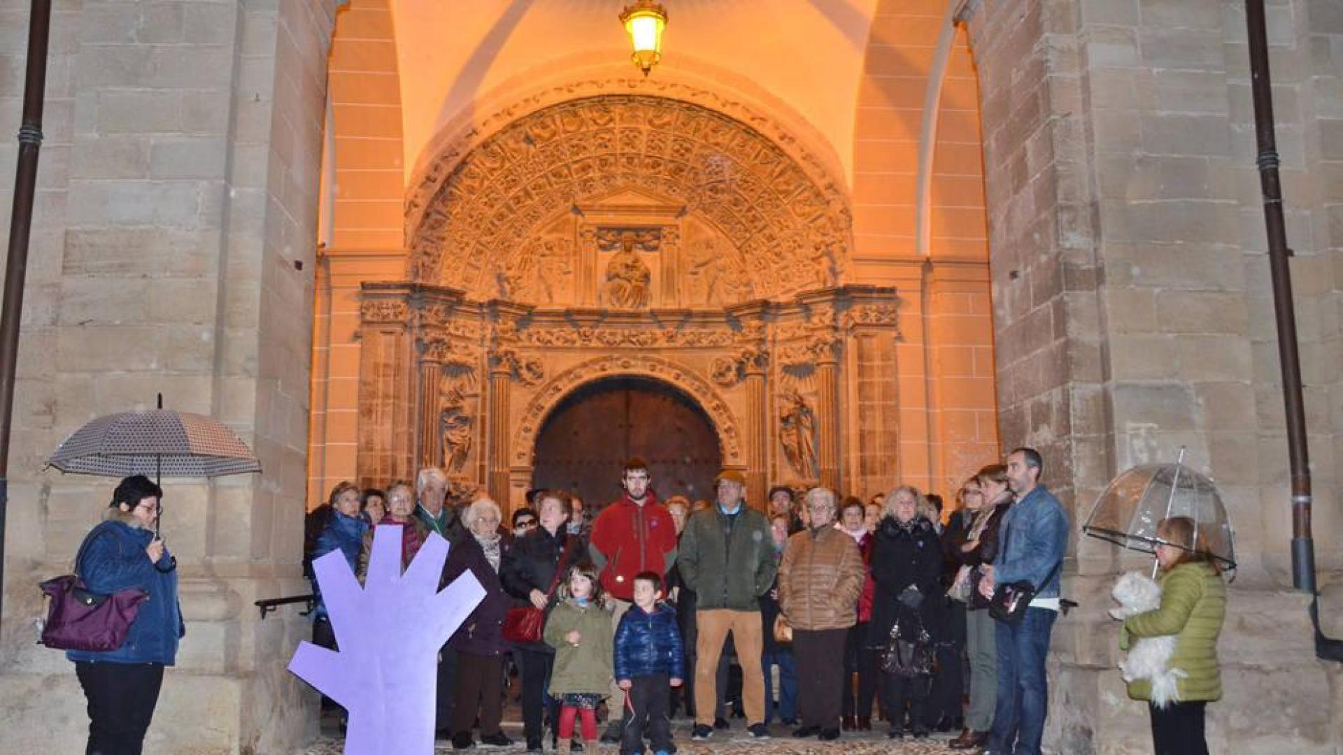 Colectivos y entidades de la merindad dicen 'no' a la violencia hacia la mujer