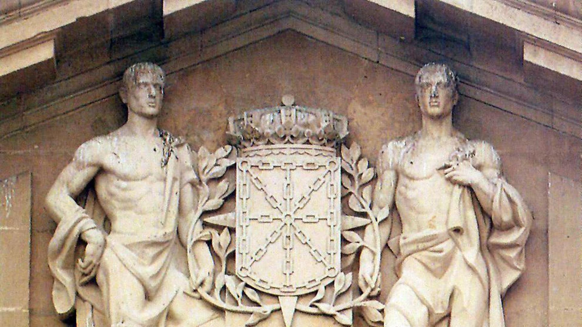 El Gobierno retirará una escultura del Palacio de Navarra por simbología franquista