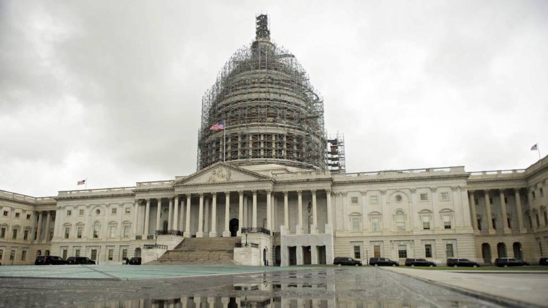 SENADO DE EEUU APRUEBA LEY DE GASTOS TEMPORAL PARA EVITAR CIERRE DEL GOBIERNO