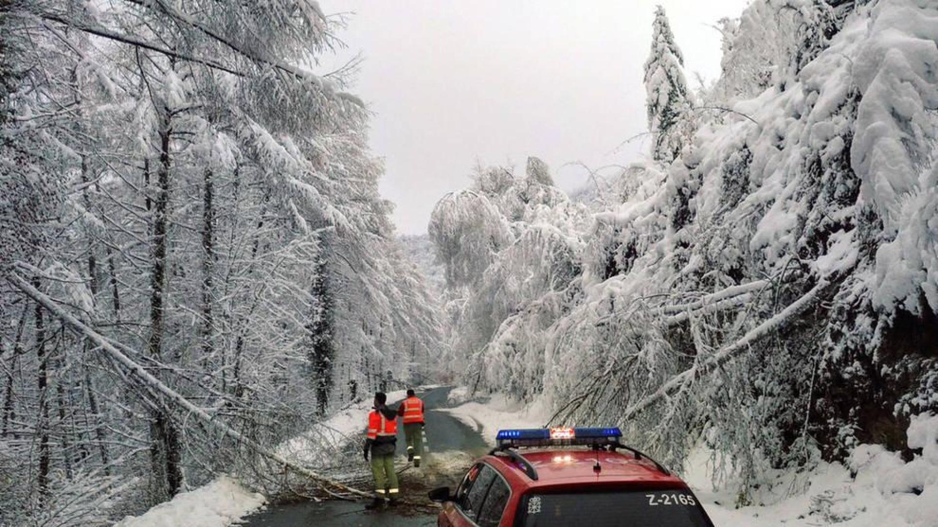 Normalidad en las carreteras navarras pese a la presencia de placas de hielo
