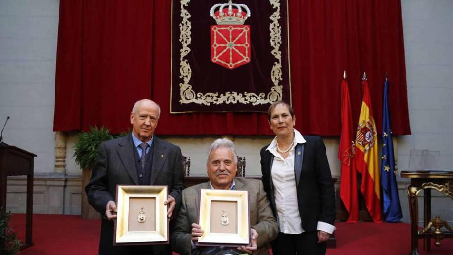 Fotos del acto institucional en el Día de la Comunidad Foral en homenaje a título póstumo a los artífices de nuestra bandera.