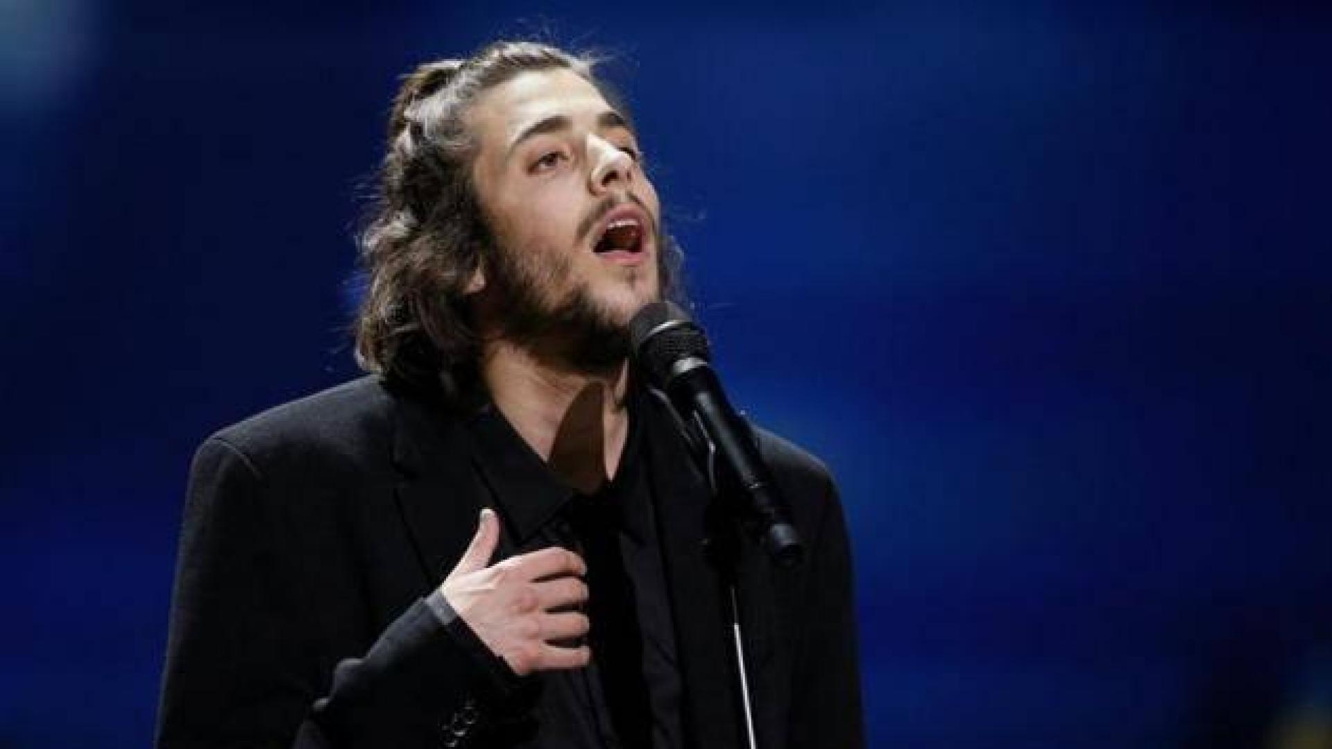El emotivo mensaje de apoyo de Manel Navarro a Salvador Sobral, ganador de Eurovisión