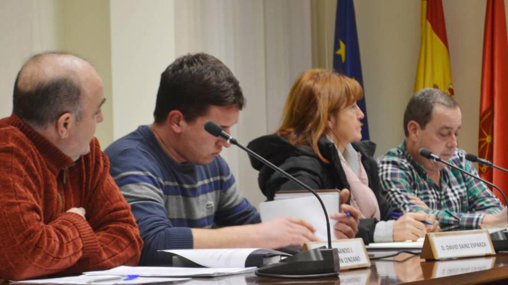 Los tres grupos municipales aprueban subir un 1% las tasas en Mendavia