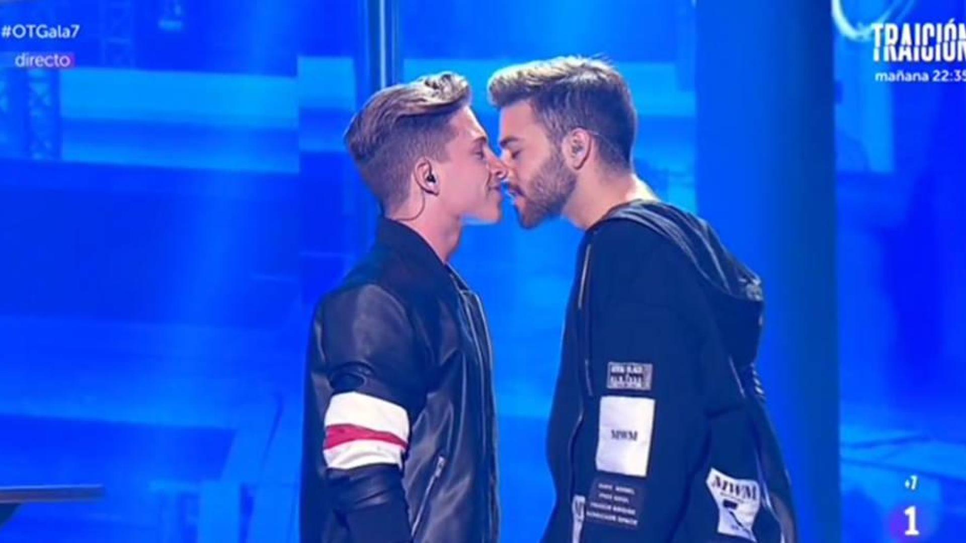 El beso de Operación Triunfo del que todo el mundo habla