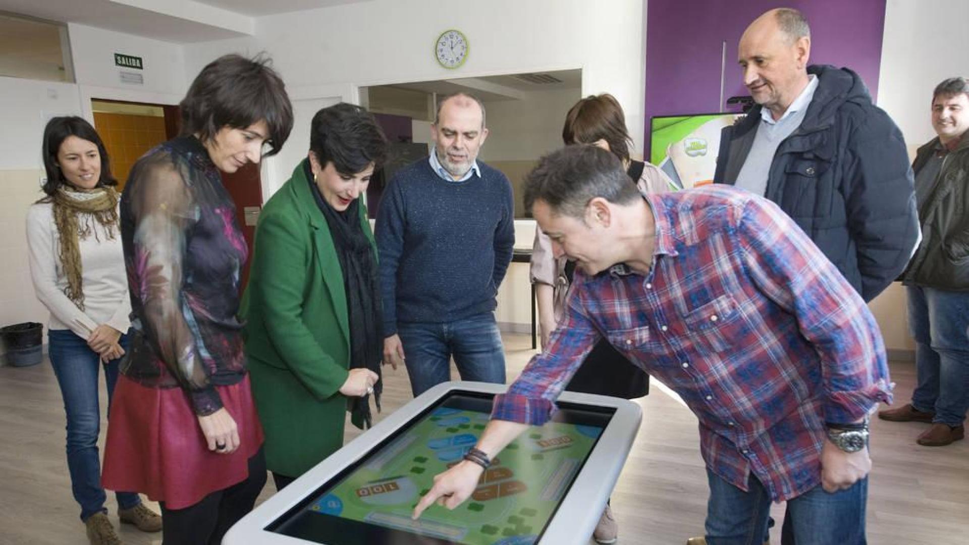 El colegio San Miguel de Noáin estrena un aula interactiva para la inclusión escolar