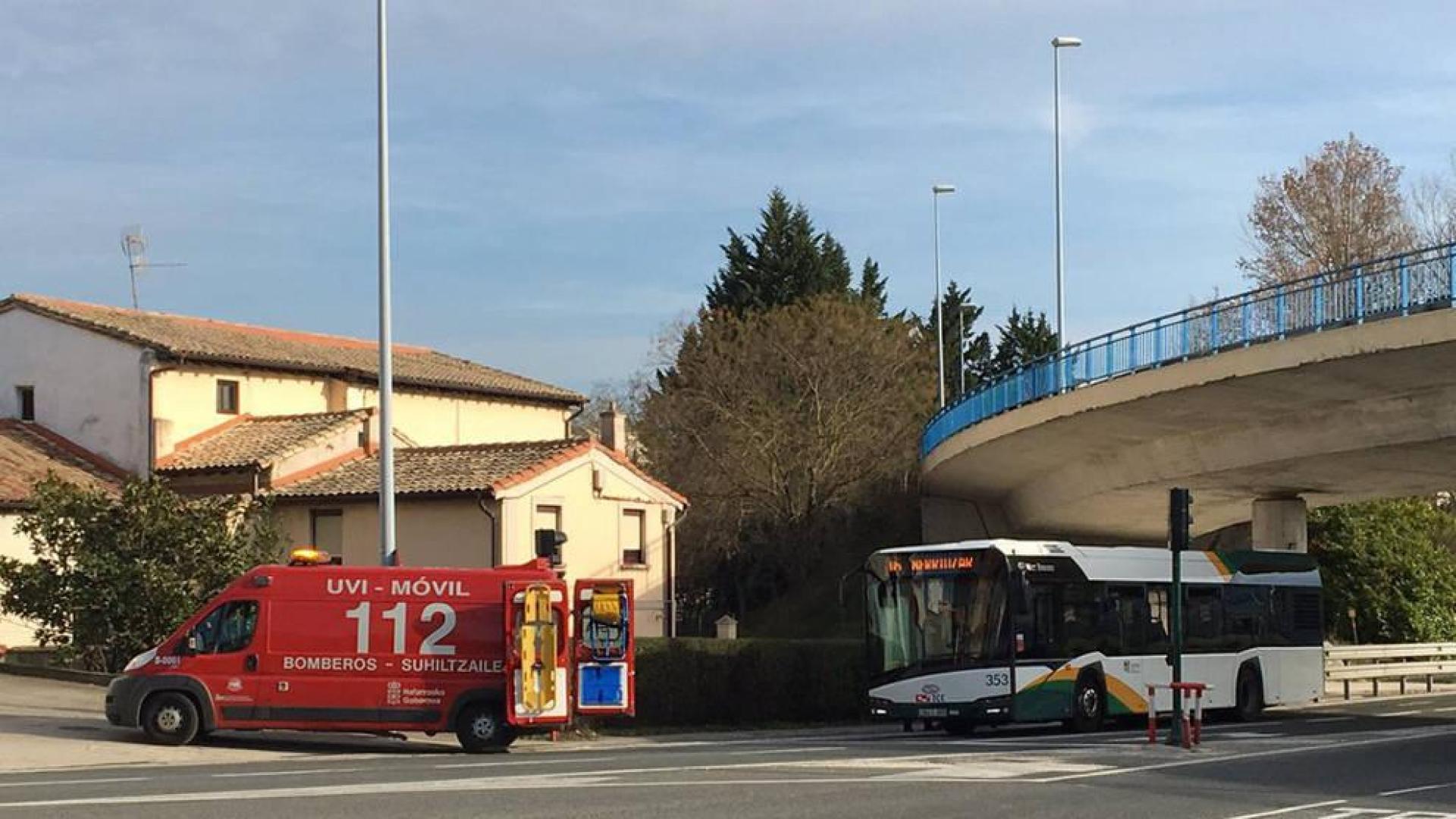 Una ambulancia medicalizada de los Bomberos de Navarra atendió el suceso.