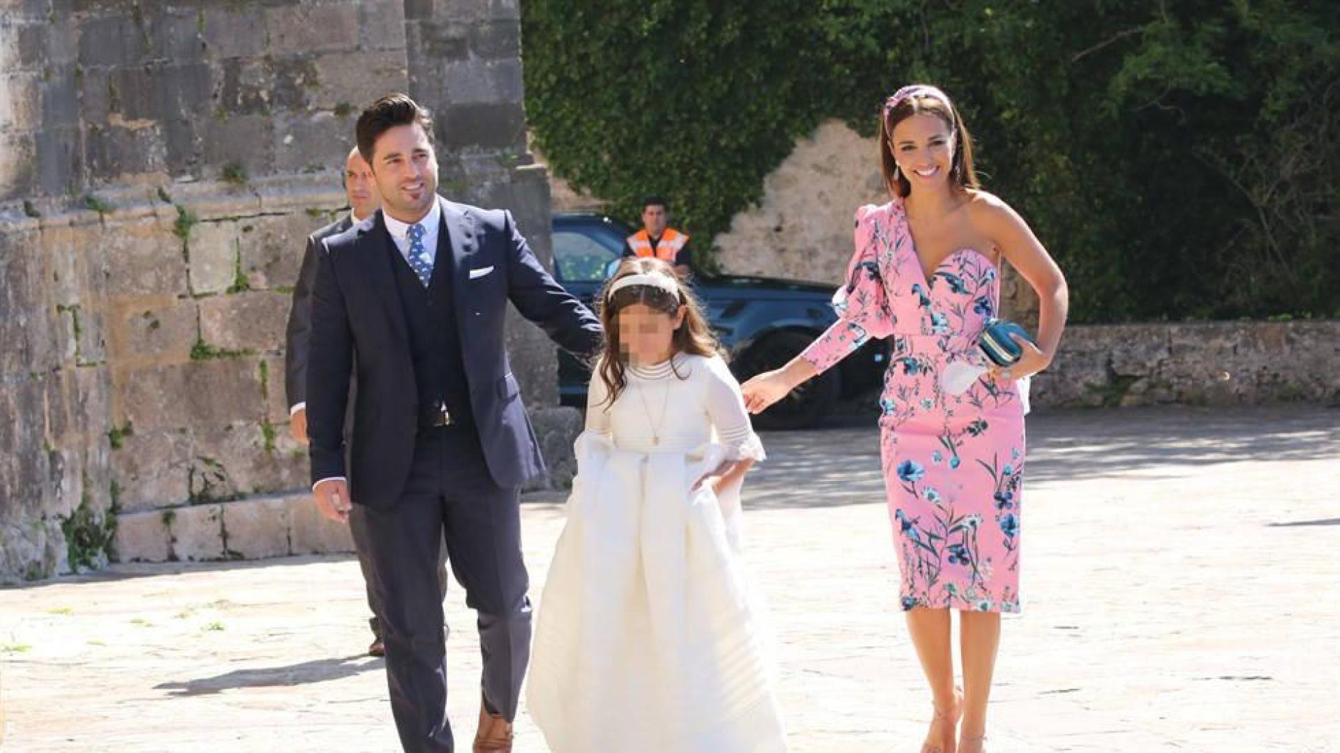David Bustamente y Paula Echevarría, junto a su hija Daniella.