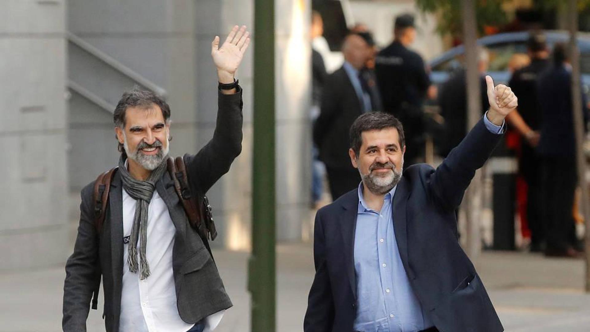 La juez envía a prisión a los líderes de ANC y Òmnium por promover el asedio a la Guardia Civil