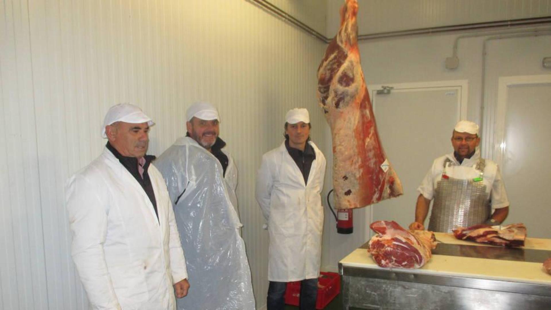 El matadero municipal de Baztan pone en servicio la sala de despiece