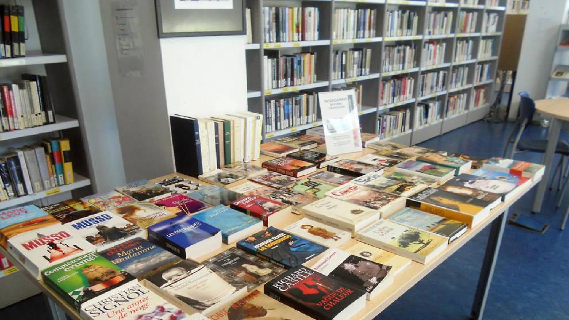La Biblioteca Pública de Yamaguchi intercambia libros con la de Bayona