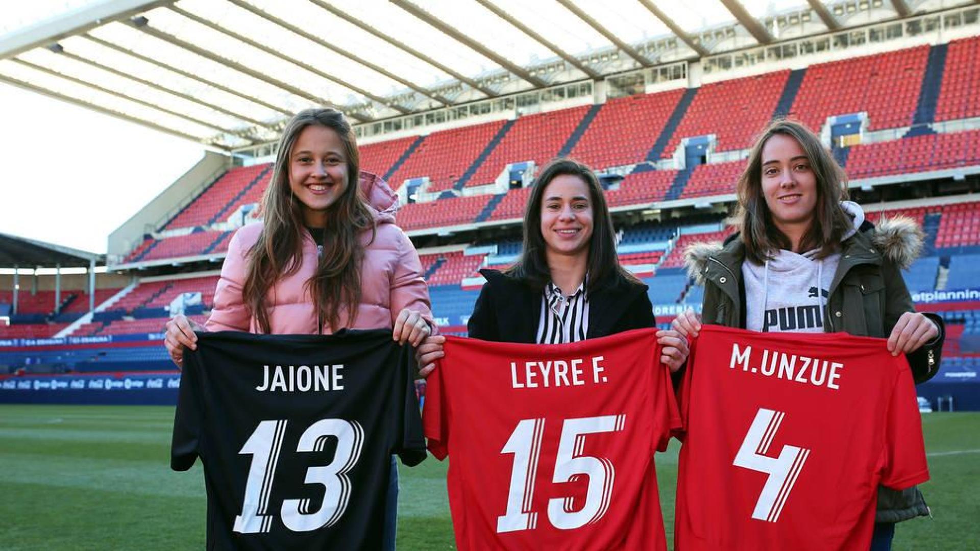Las futbolistas navarras, unidas por un fin