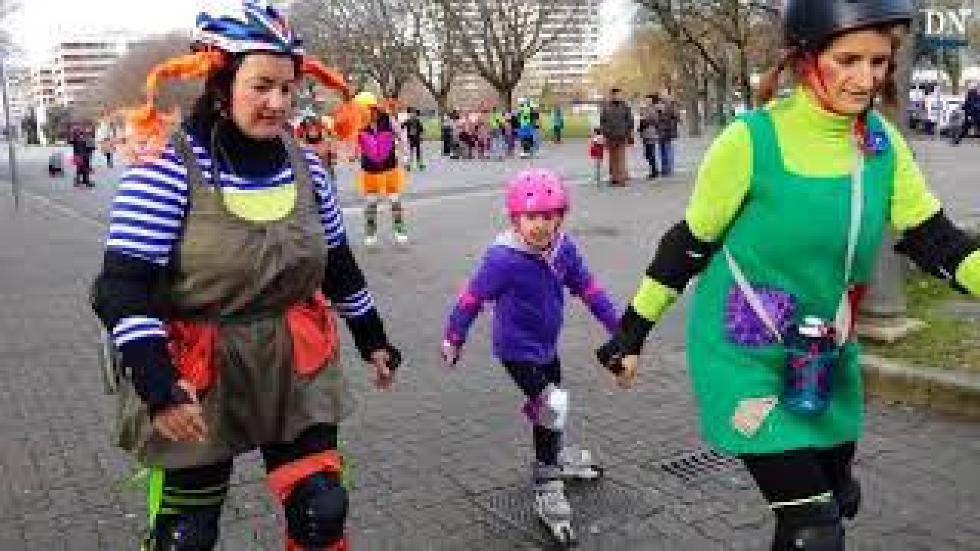 Unos 300 patinadores han despedido el año en Pamplona