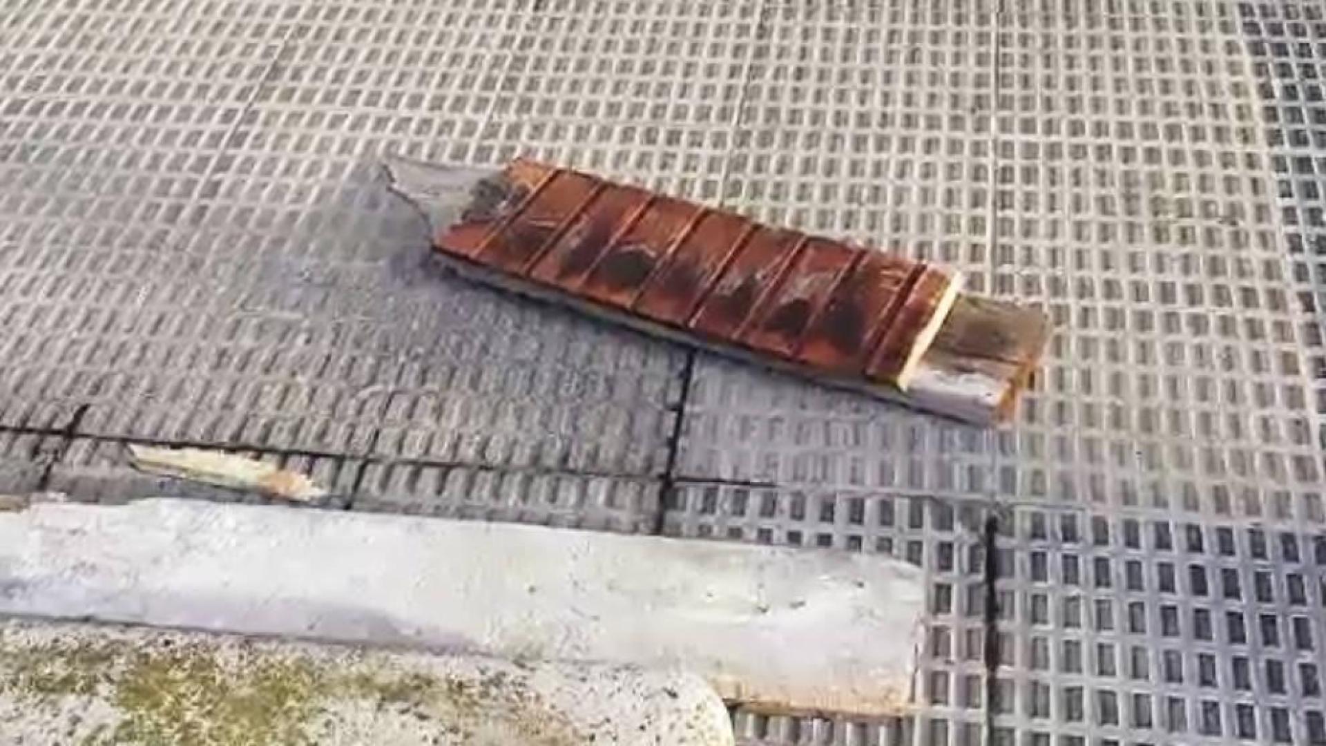 Susto en Iturrama por el desprendimiento de maderas de un techo
