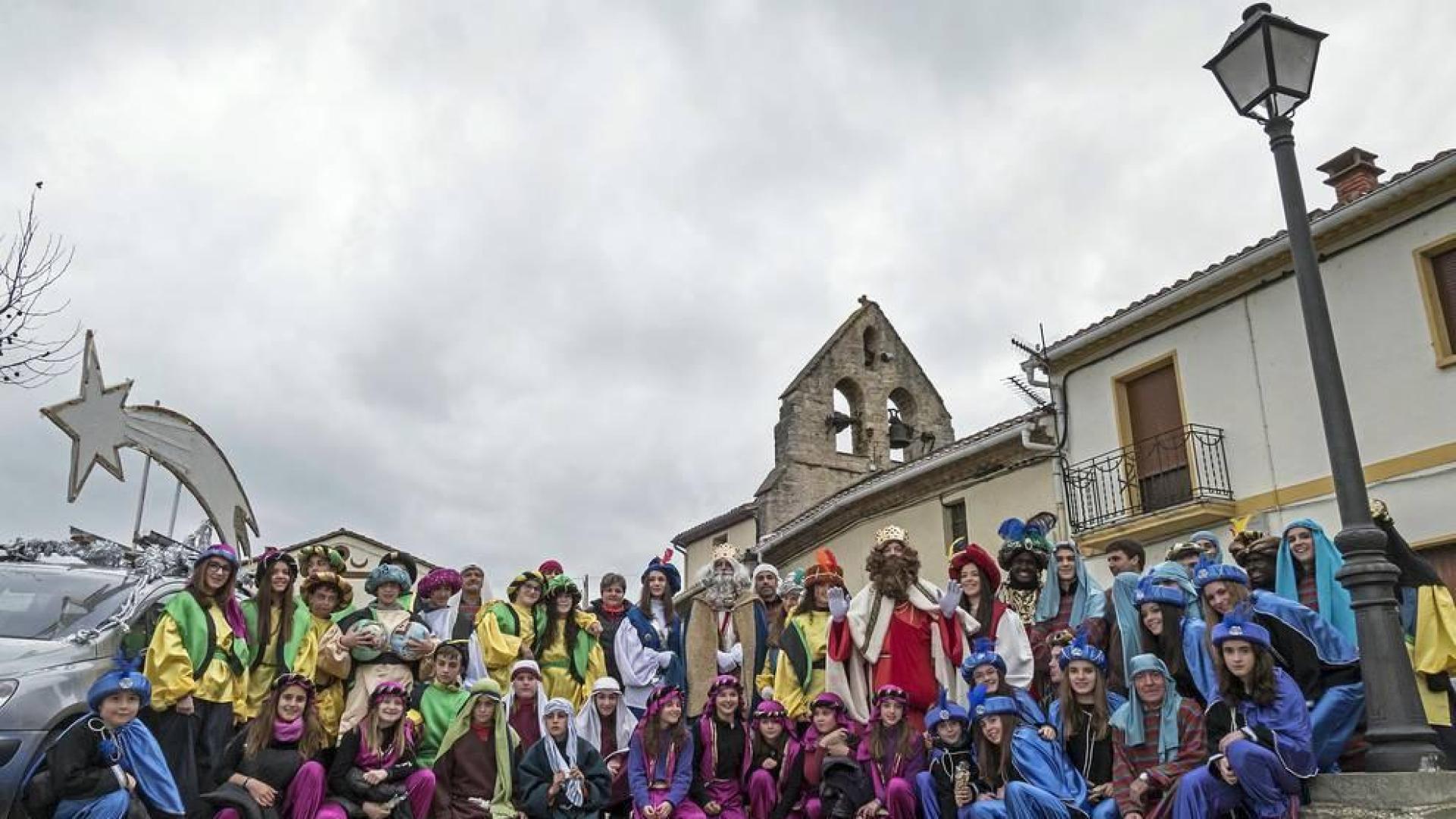 El repique de campanas dio la bienvenida a los Reyes Magos en los valles de Allín-Metauten