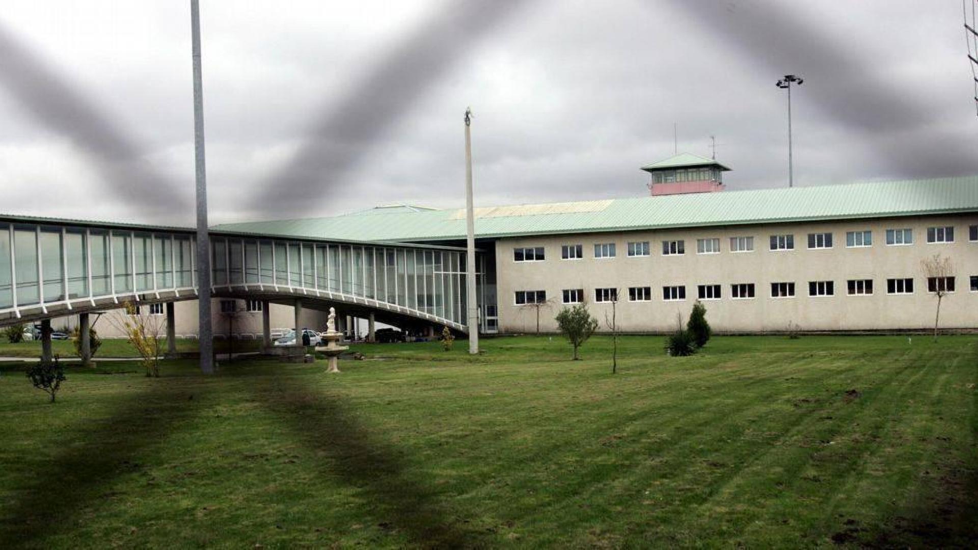 Exterior de la cárcel de Teixeiro