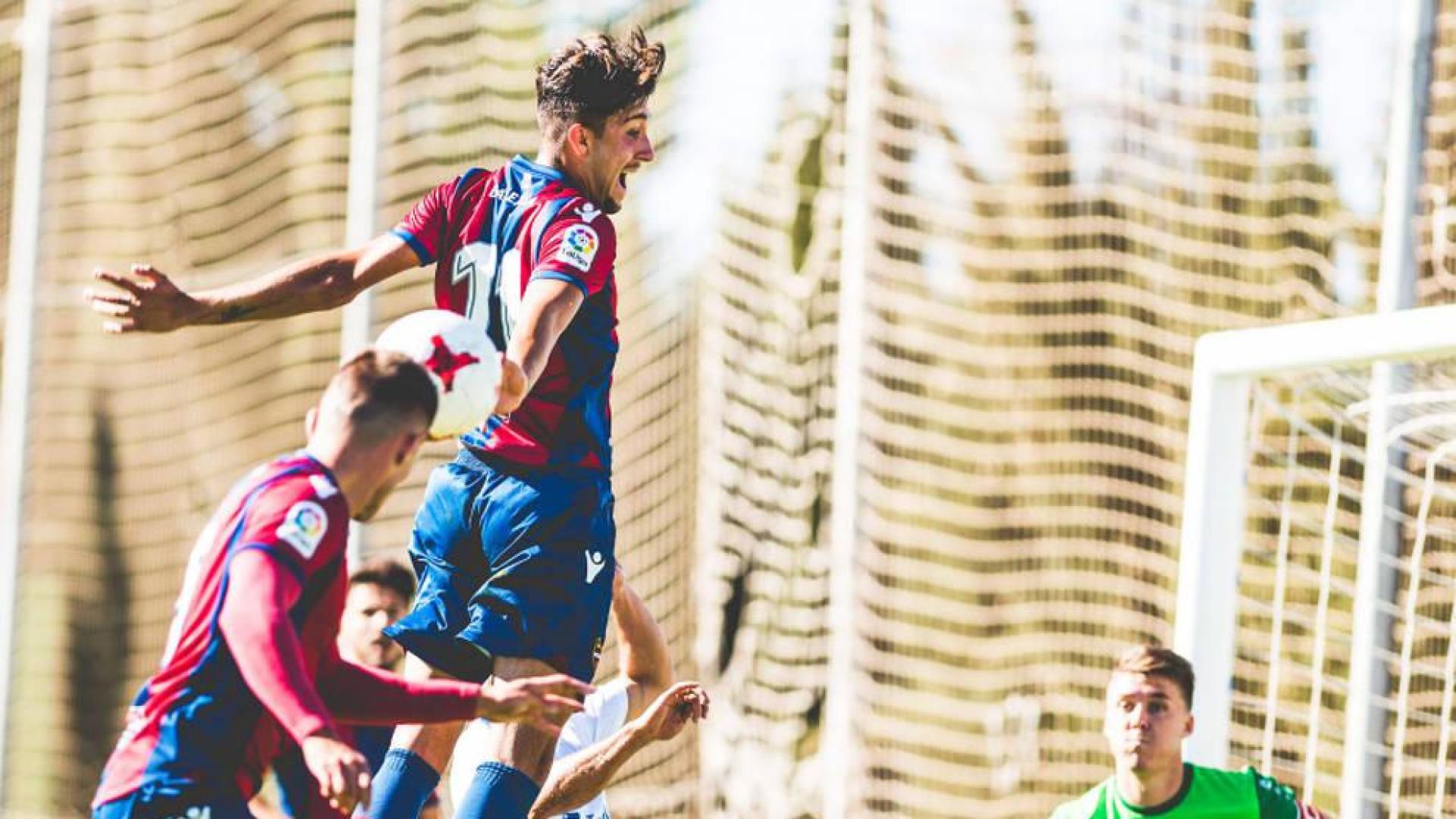 Osasuna Promesas se hace con el delantero Borja Domingo