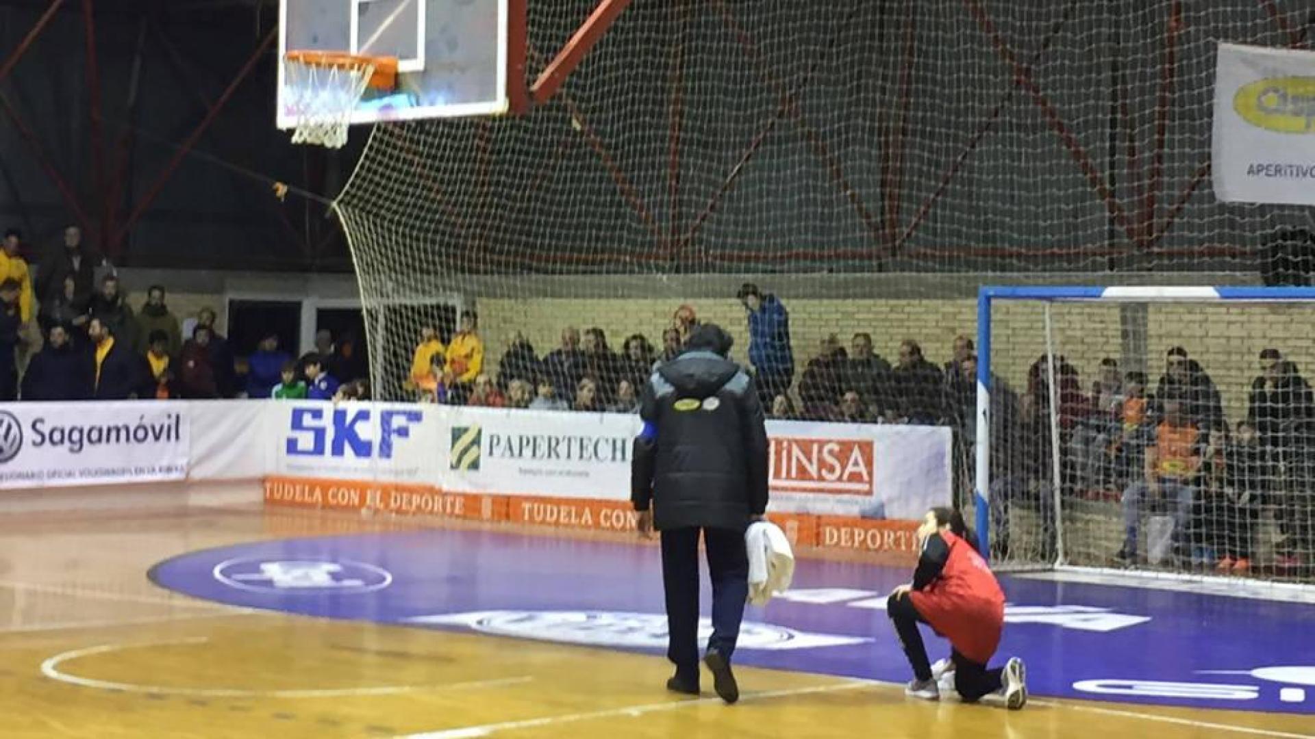 El partido Aspil Vidal-Santiago, suspendido por goteras en el Ciudad de Tudela