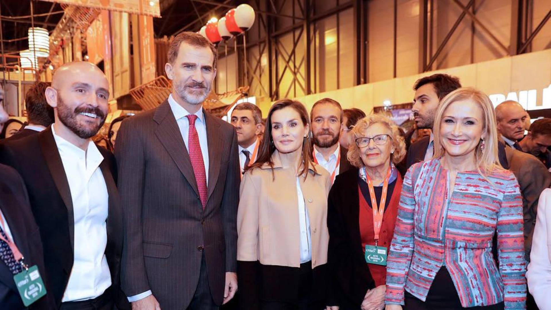 Los Reyes muestran su apoyo en Fitur al sector turístico español