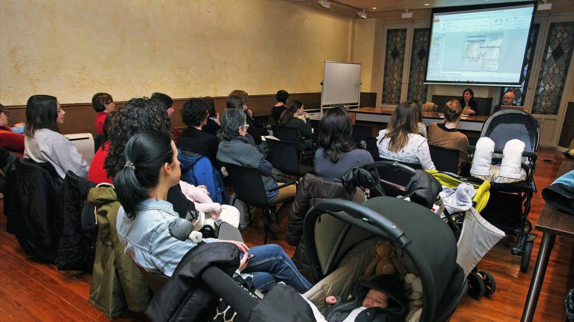 “Las 'ayuditas' de biberón son zancadillas para la lactancia”
