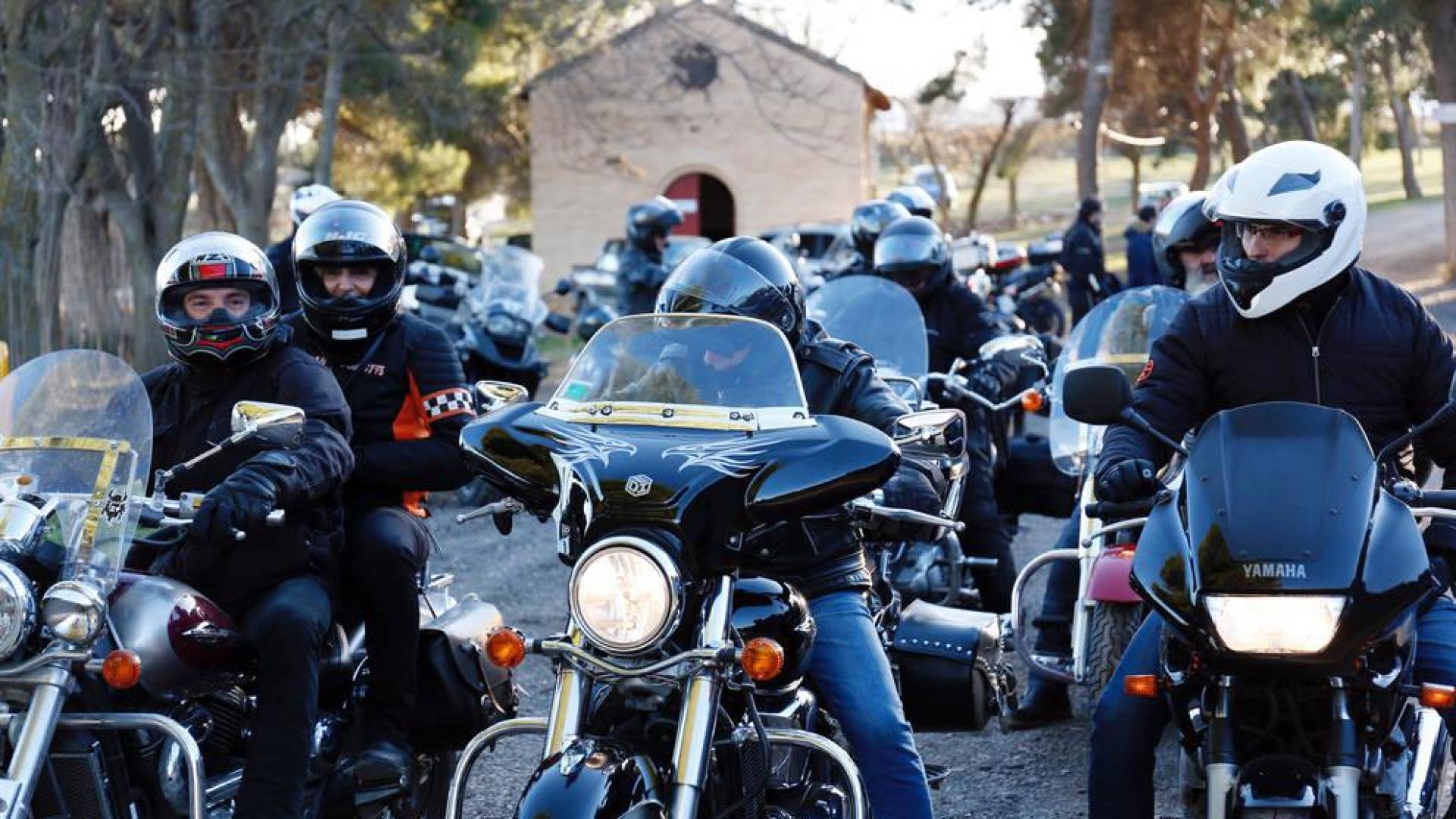 Motos contra el frío y el Cierzo en Ribaforada