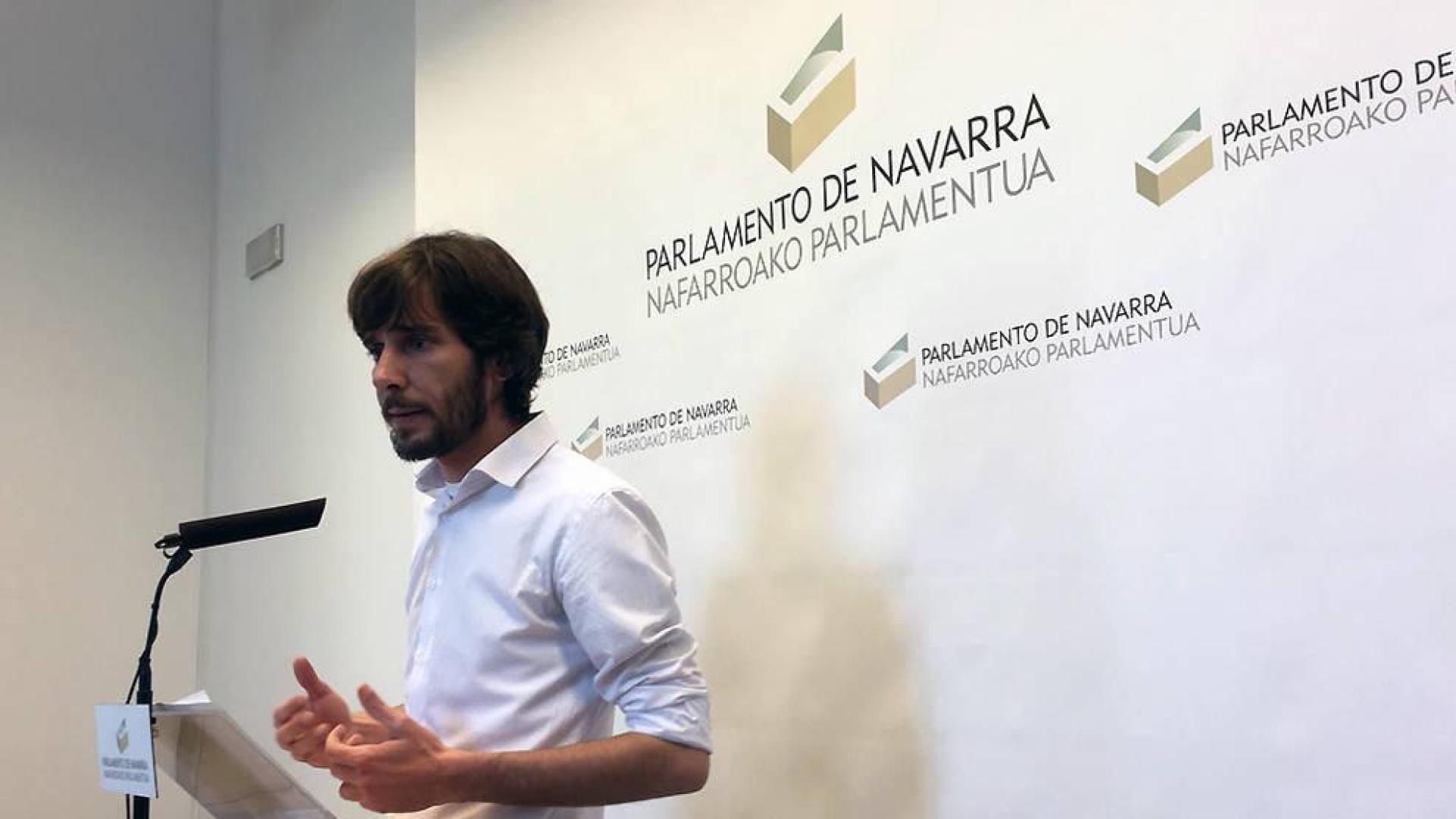 El Parlamento aplaza el cambio de portavoces de Podemos Navarra