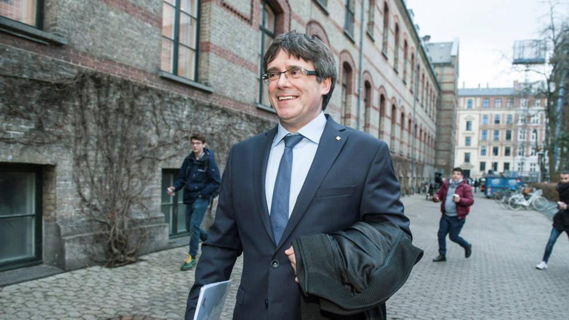 Puigdemont retira la petición de delegar su voto para la sesión de investidura