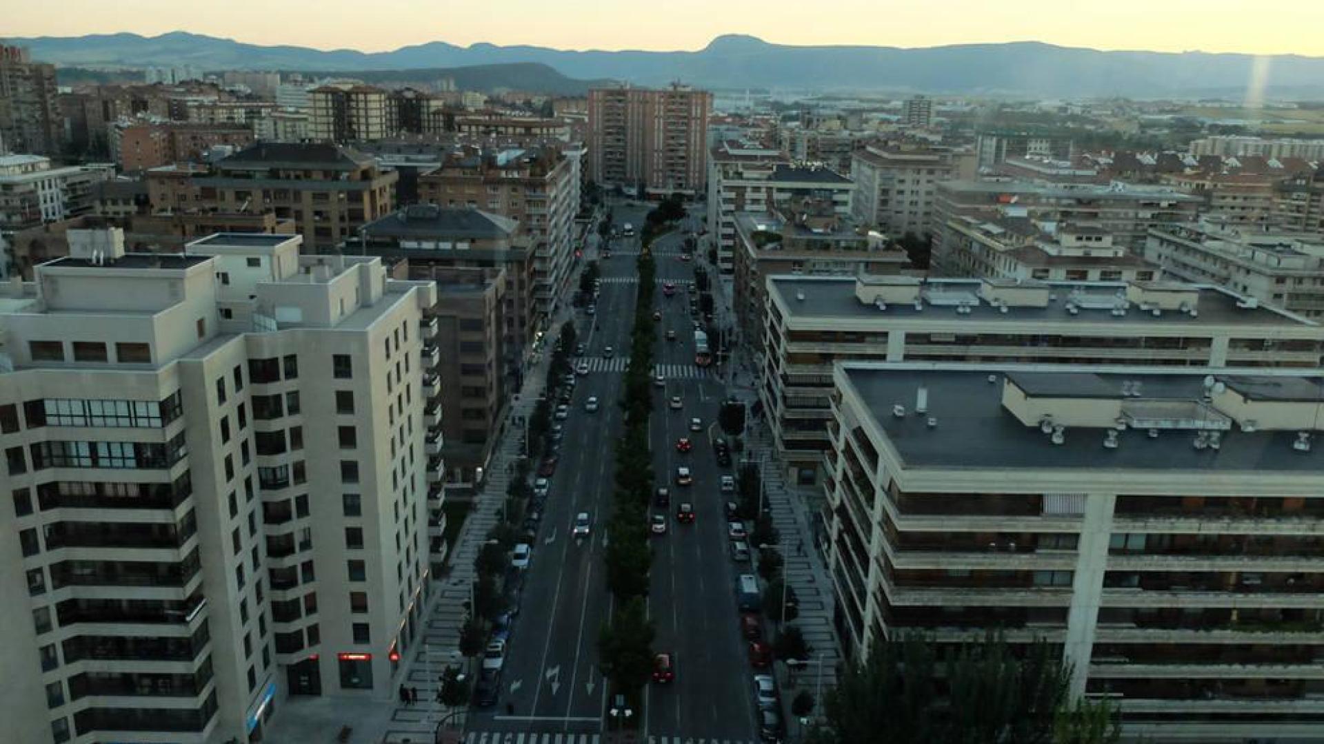 Retienen y atracan a una camarera en Pamplona a punta de pistola