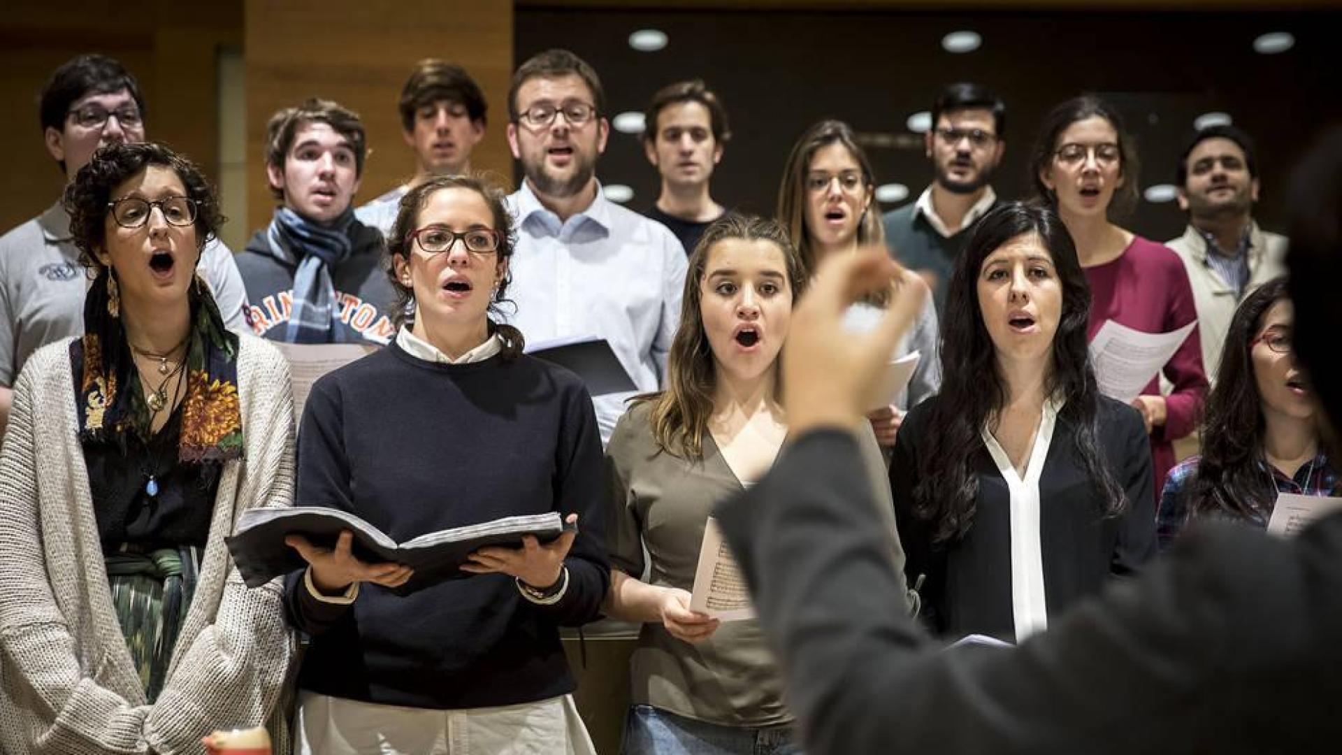 El coro de la Universidad de Navarra hace de la voz música